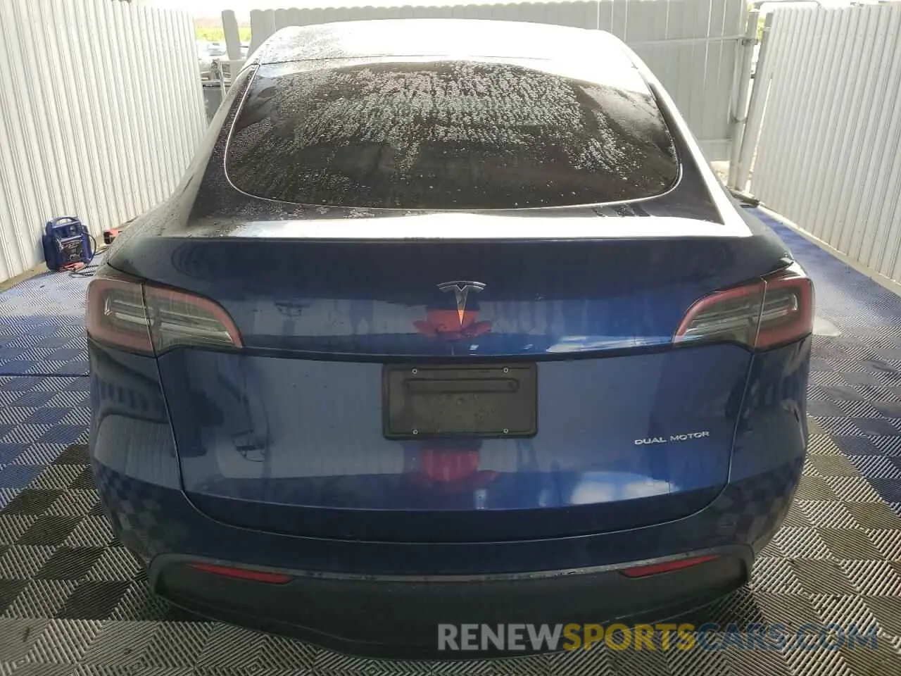 6 Photograph of a damaged car 7SAYGDEE0NF480174 TESLA MODEL Y 2022