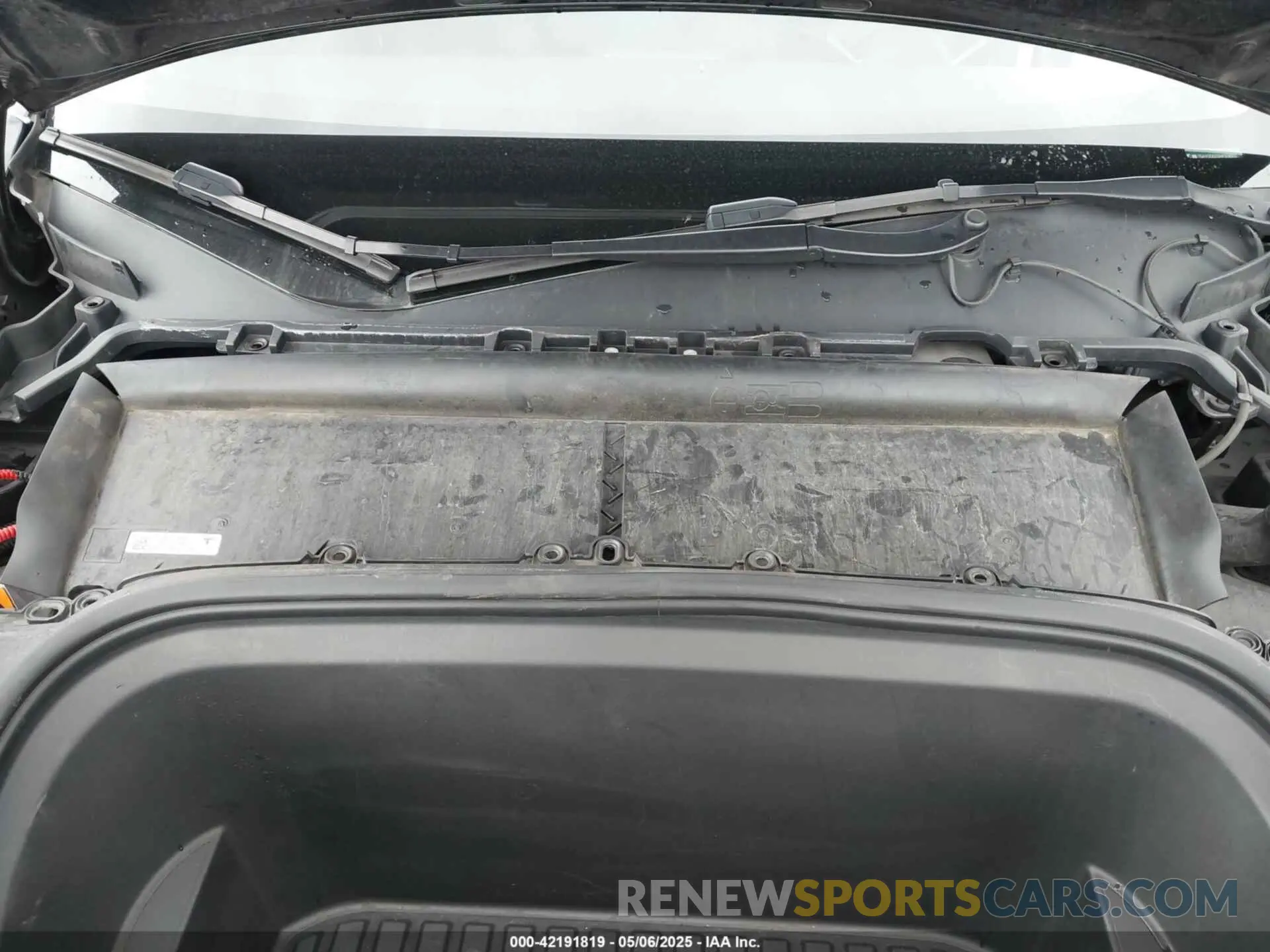 10 Photograph of a damaged car 7SAYGDEE0NF508958 TESLA MODEL Y 2022