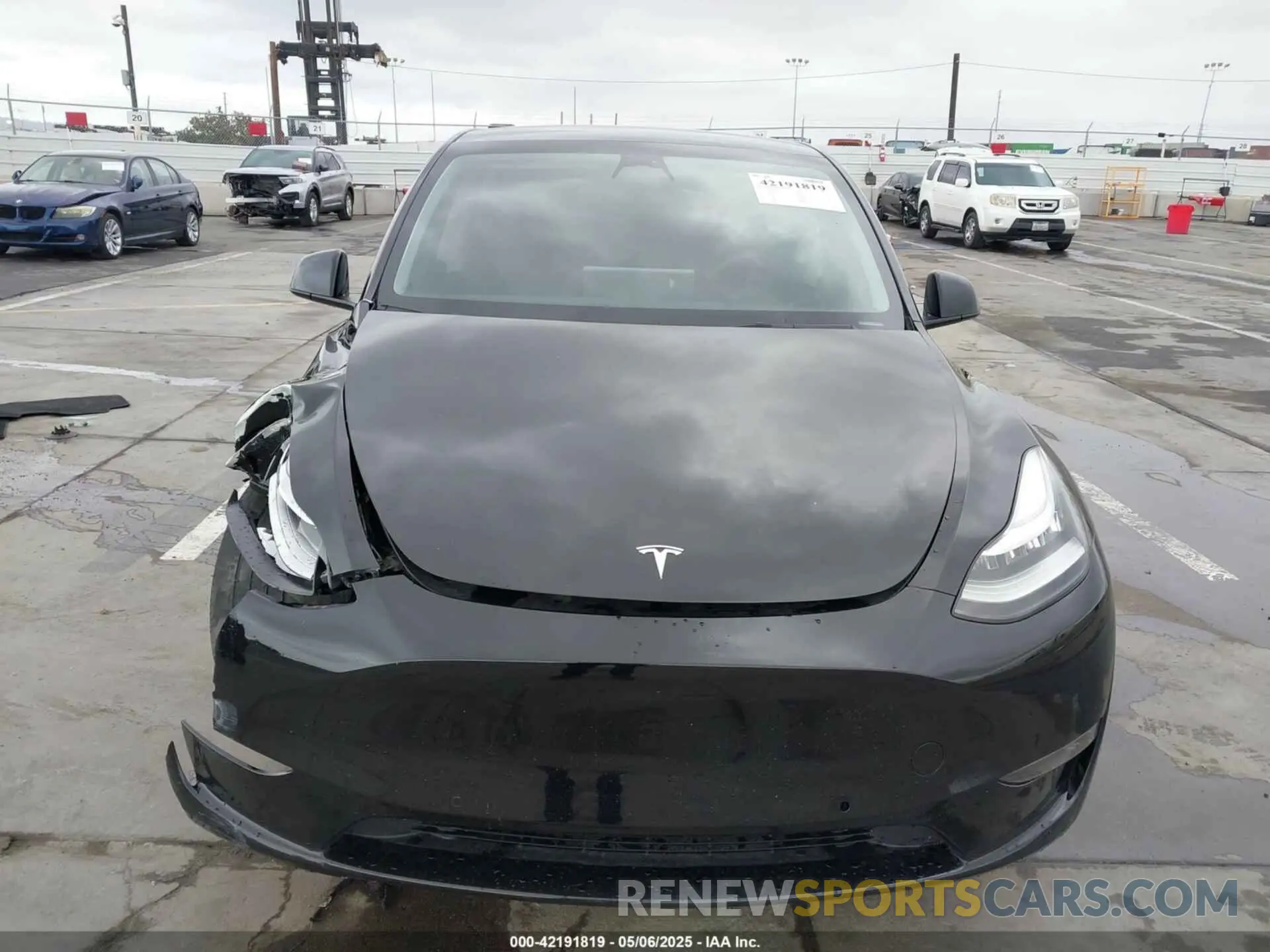 12 Photograph of a damaged car 7SAYGDEE0NF508958 TESLA MODEL Y 2022