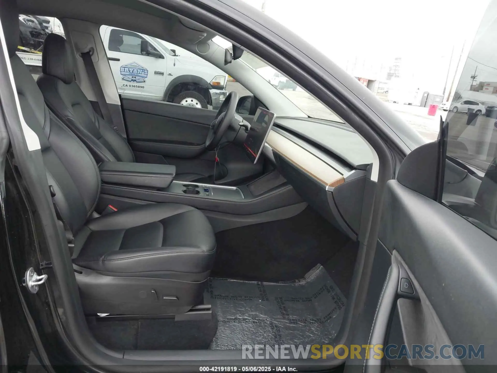 5 Photograph of a damaged car 7SAYGDEE0NF508958 TESLA MODEL Y 2022