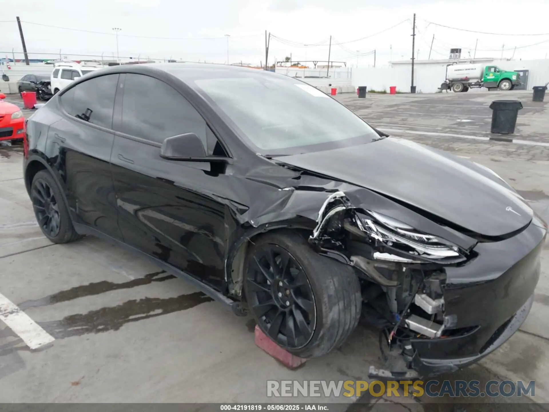 6 Photograph of a damaged car 7SAYGDEE0NF508958 TESLA MODEL Y 2022