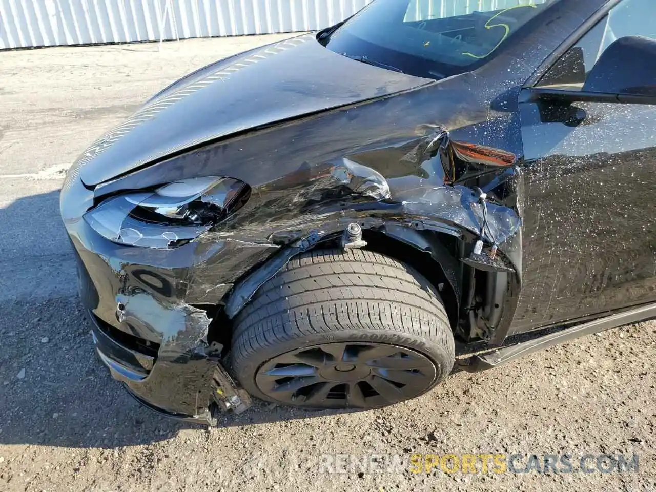 9 Photograph of a damaged car 7SAYGDEE0NF535397 TESLA MODEL Y 2022