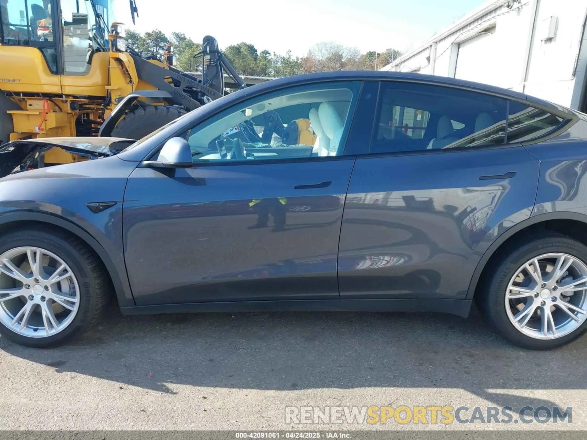 14 Photograph of a damaged car 7SAYGDEE0NF563331 TESLA MODEL Y 2022