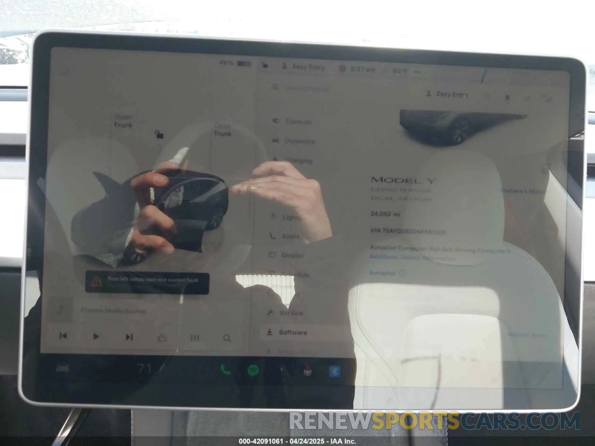 15 Photograph of a damaged car 7SAYGDEE0NF563331 TESLA MODEL Y 2022