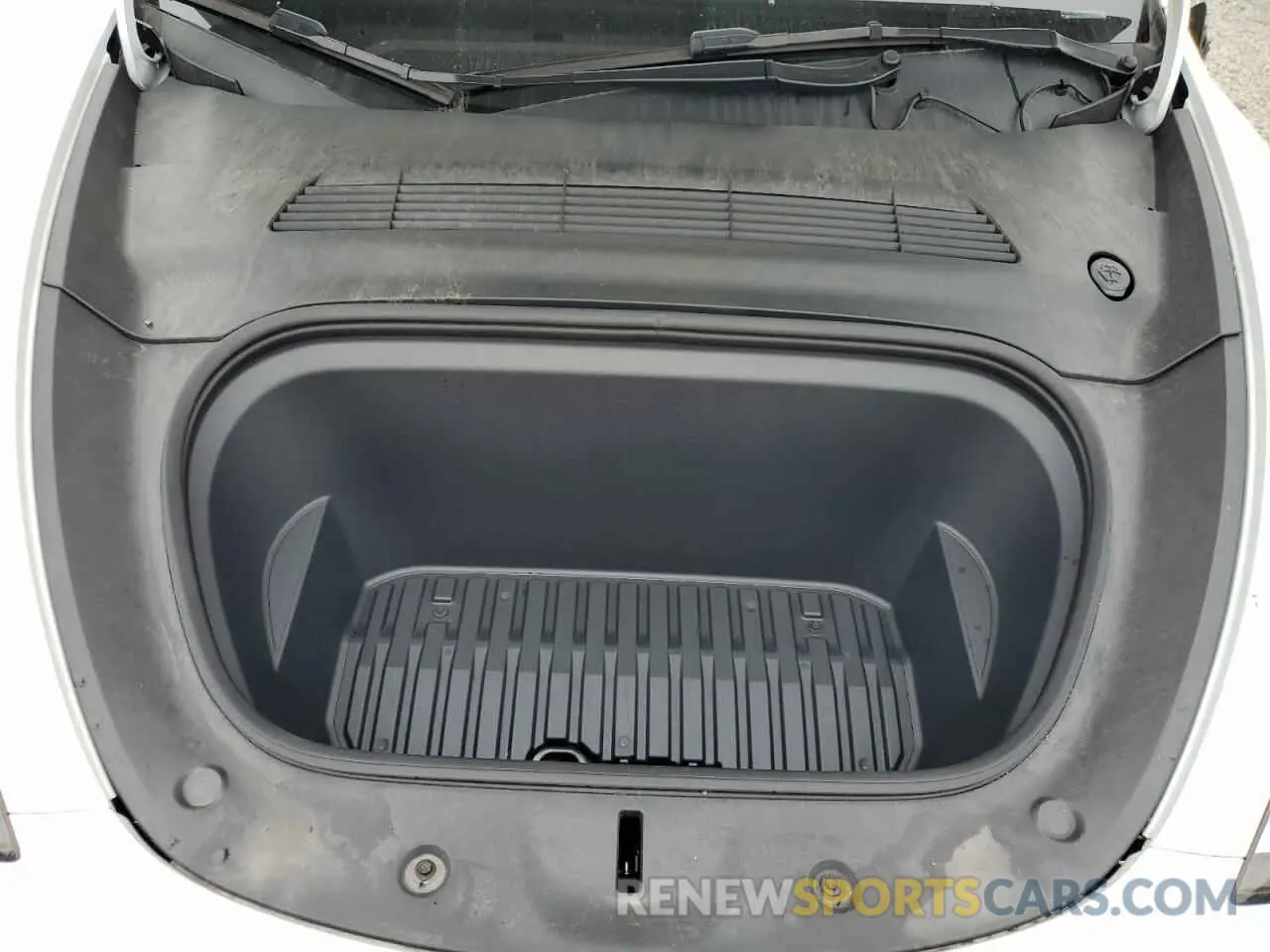 11 Photograph of a damaged car 7SAYGDEE0NF572174 TESLA MODEL Y 2022