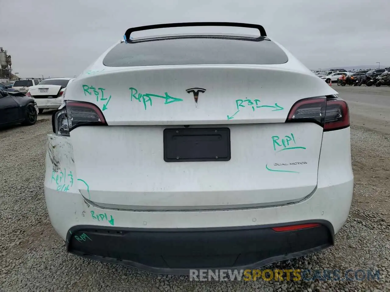 6 Photograph of a damaged car 7SAYGDEE0NF572174 TESLA MODEL Y 2022