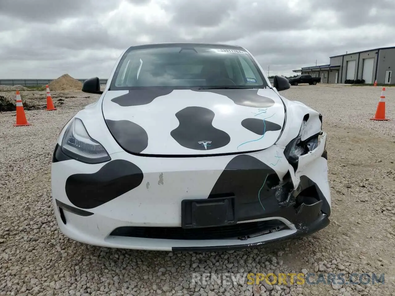 5 Photograph of a damaged car 7SAYGDEE1NA001175 TESLA MODEL Y 2022