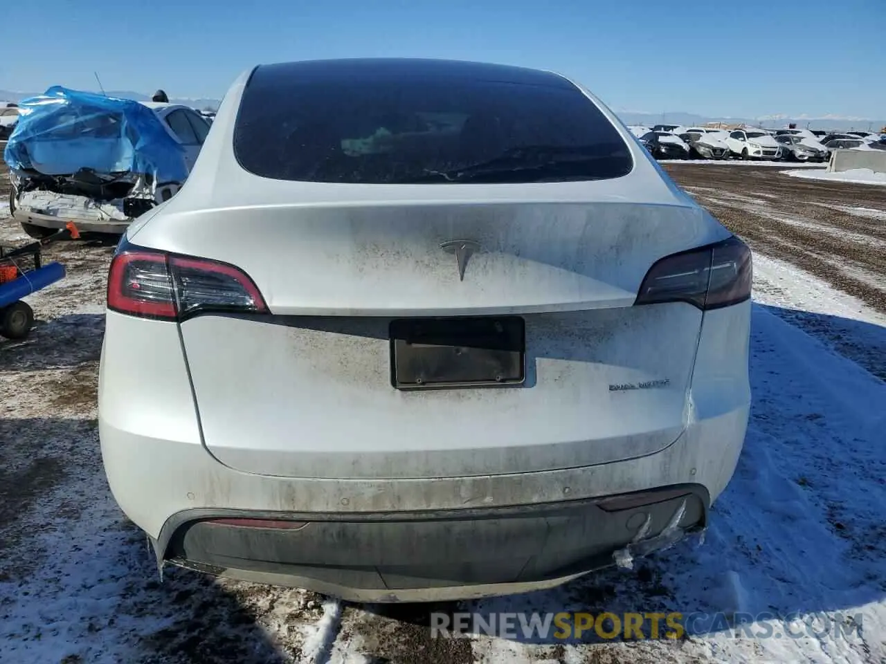 6 Photograph of a damaged car 7SAYGDEE1NA009664 TESLA MODEL Y 2022