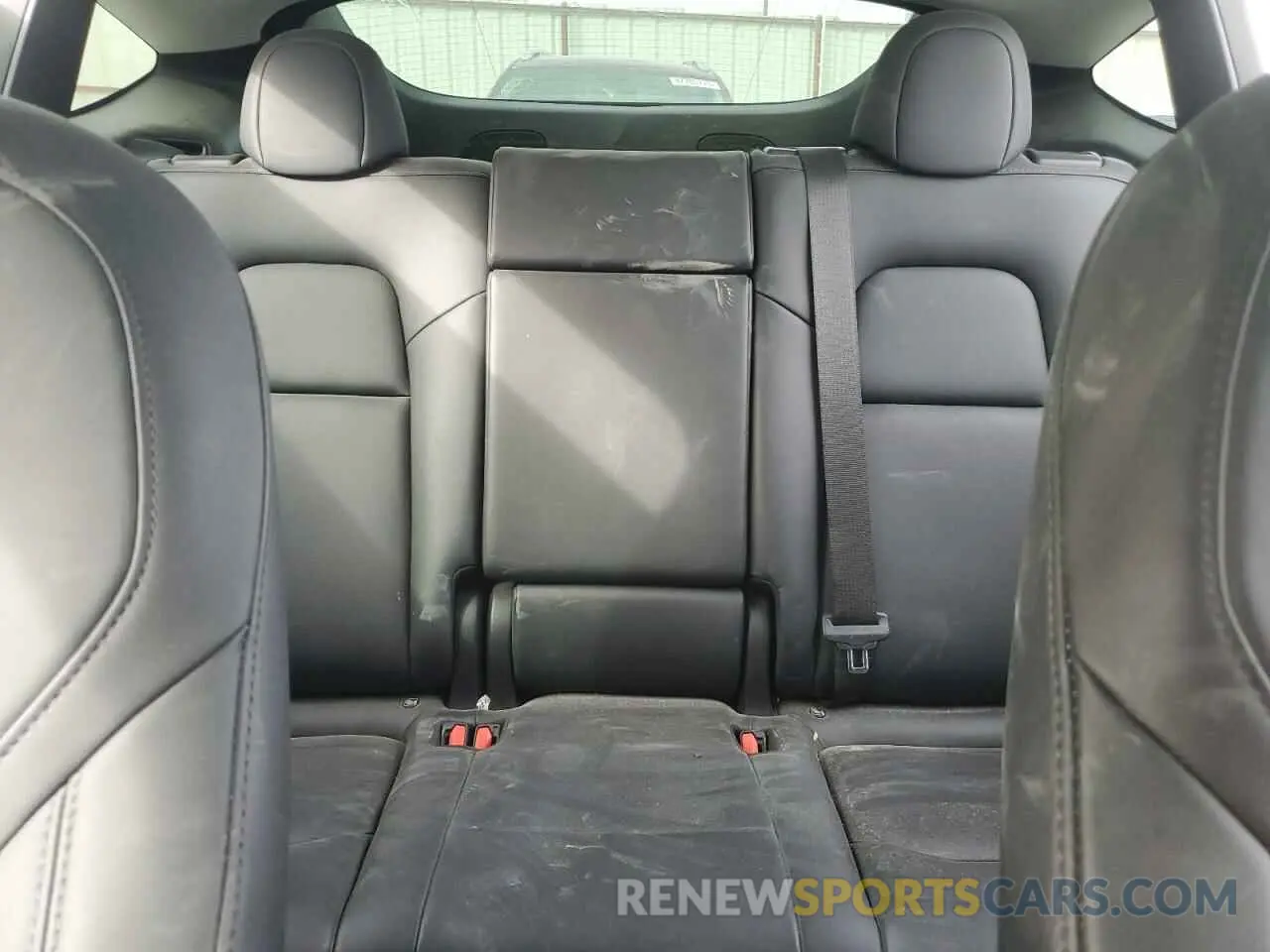 10 Photograph of a damaged car 7SAYGDEE1NA011141 TESLA MODEL Y 2022
