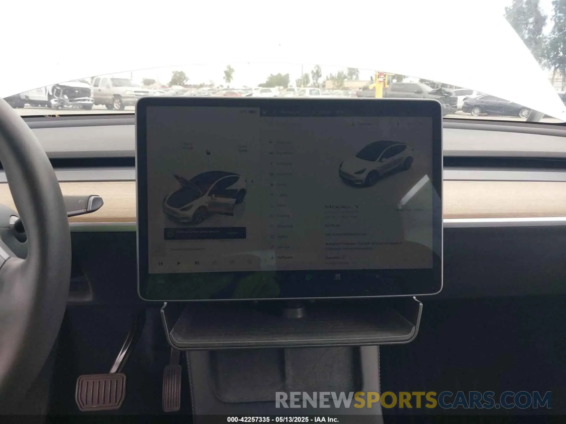 17 Photograph of a damaged car 7SAYGDEE1NA021054 TESLA MODEL Y 2022