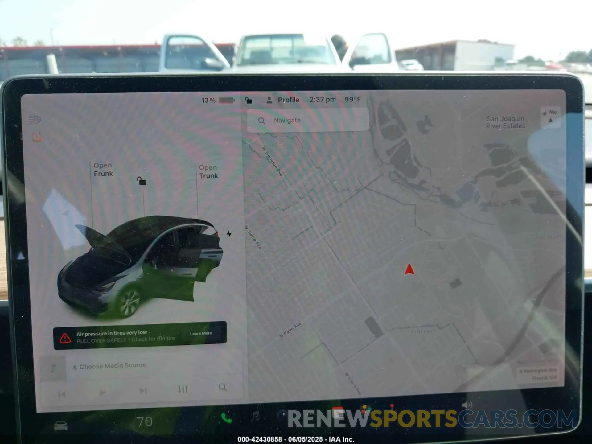 19 Photograph of a damaged car 7SAYGDEE1NF312334 TESLA MODEL Y 2022
