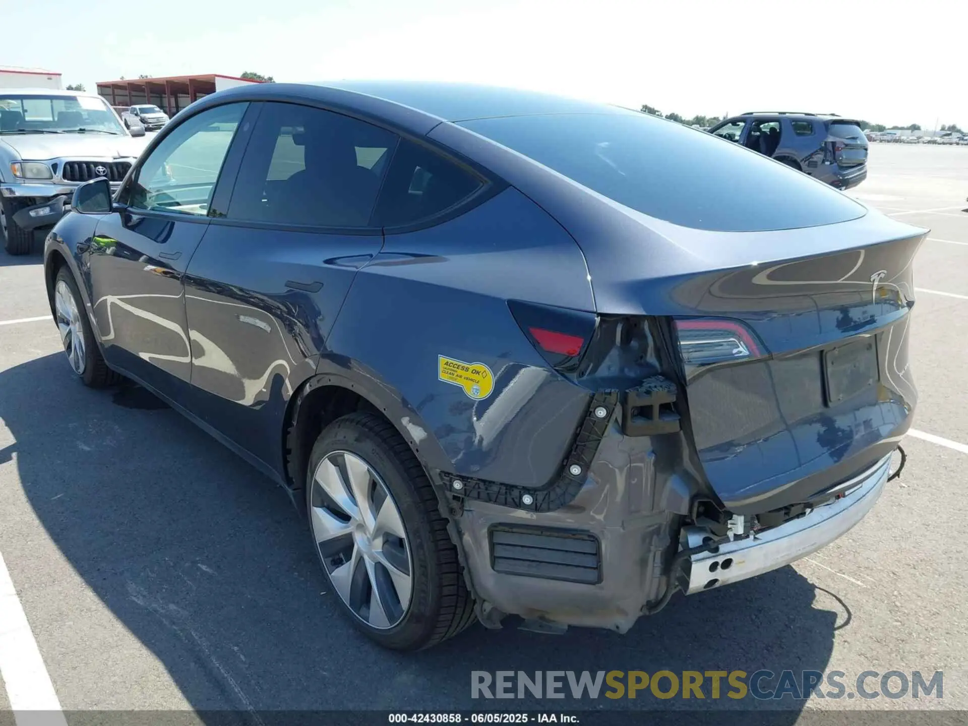 3 Photograph of a damaged car 7SAYGDEE1NF312334 TESLA MODEL Y 2022
