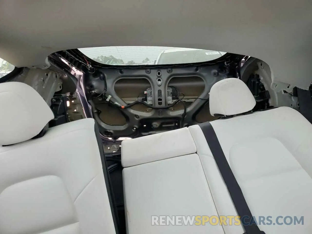10 Photograph of a damaged car 7SAYGDEE1NF315198 TESLA MODEL Y 2022