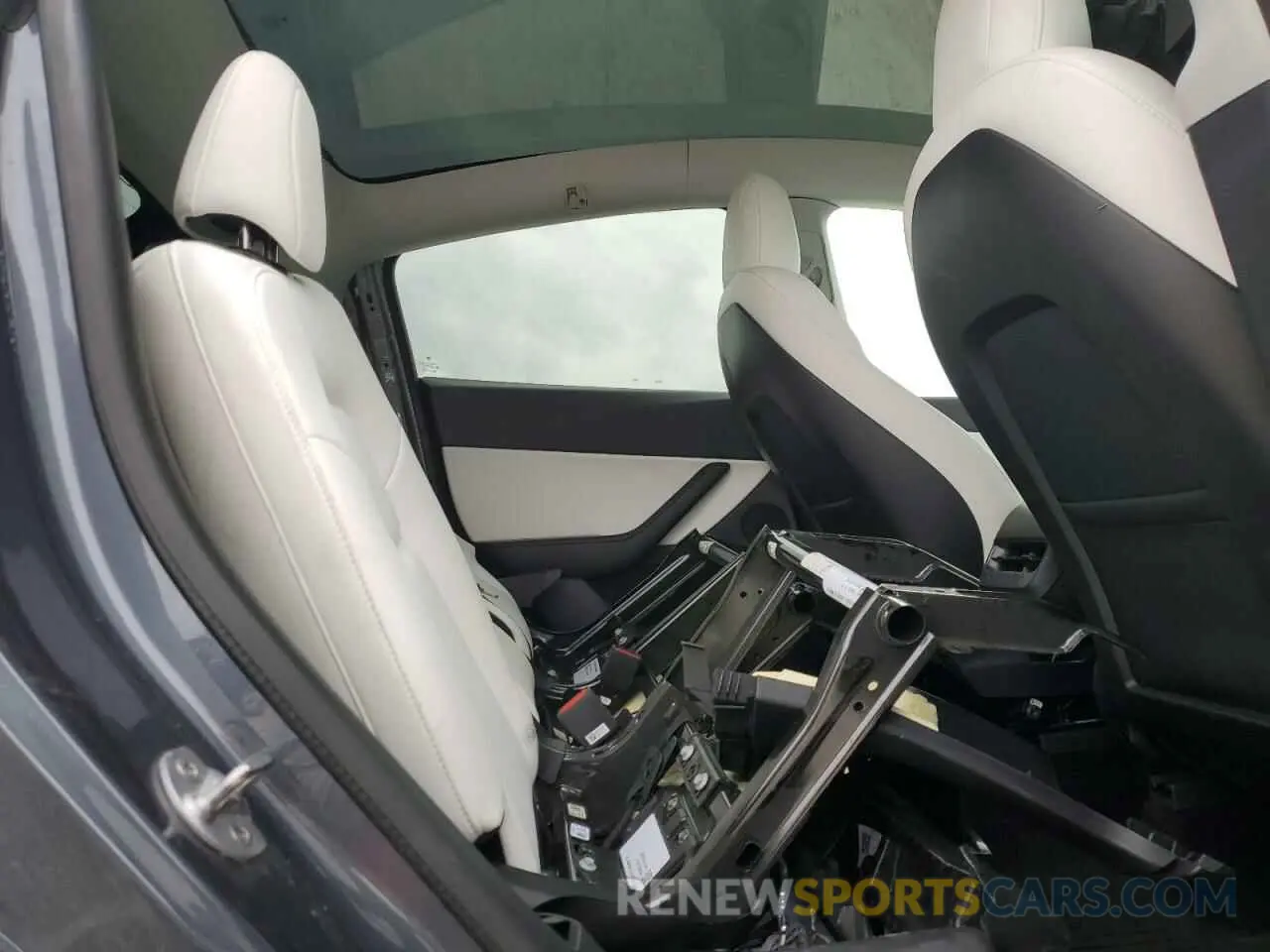 11 Photograph of a damaged car 7SAYGDEE1NF315198 TESLA MODEL Y 2022