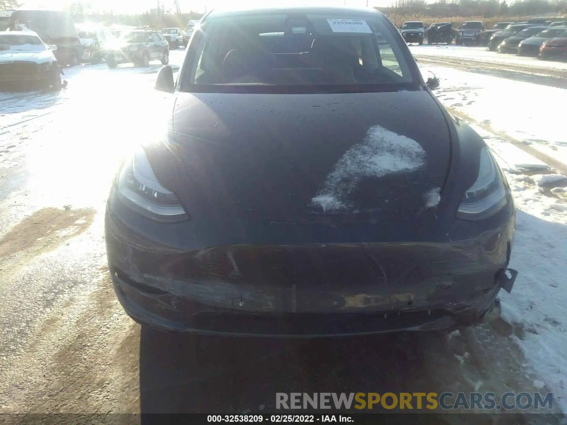 10 Photograph of a damaged car 7SAYGDEE1NF318523 TESLA MODEL Y 2022