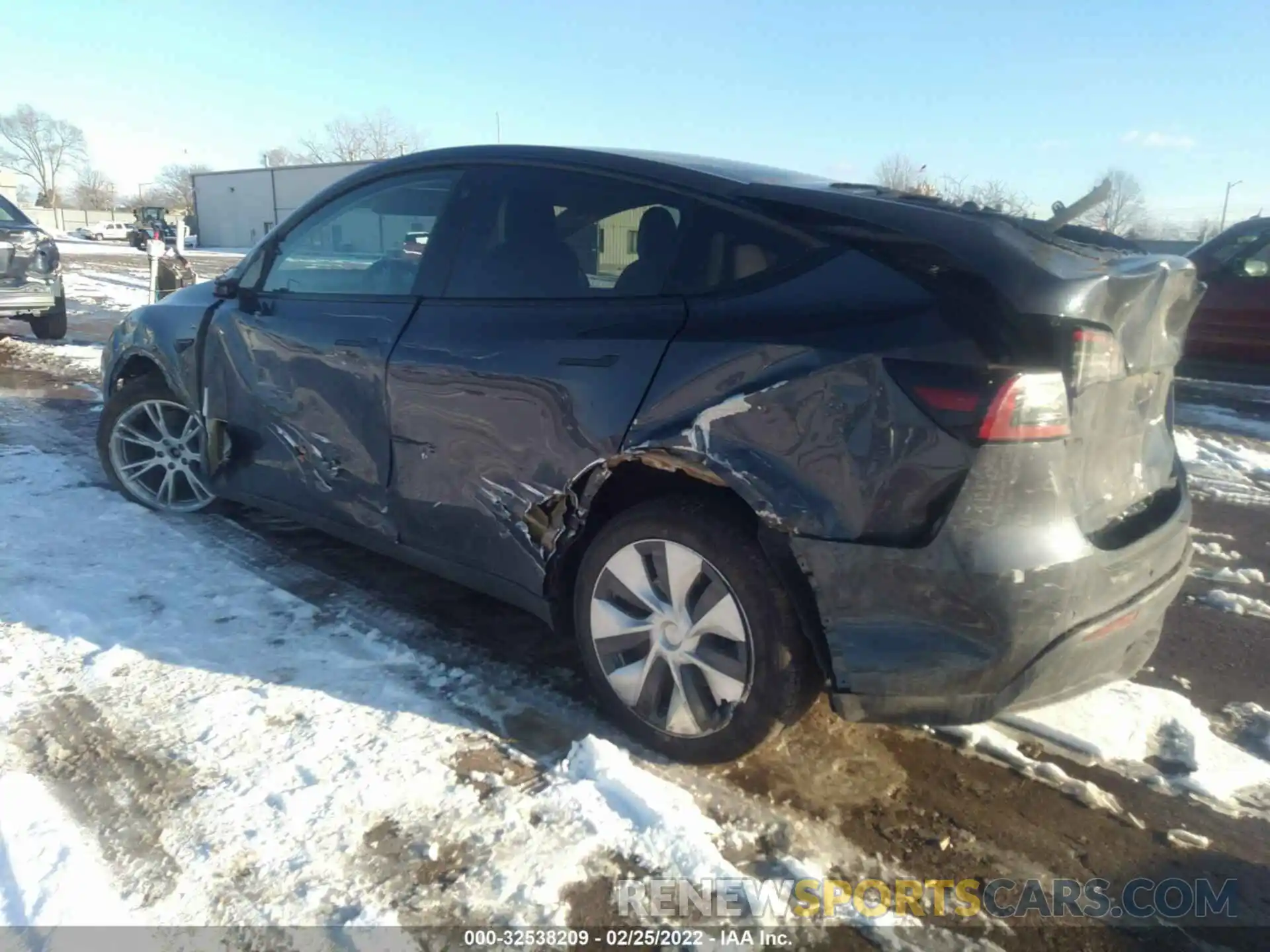 3 Photograph of a damaged car 7SAYGDEE1NF318523 TESLA MODEL Y 2022