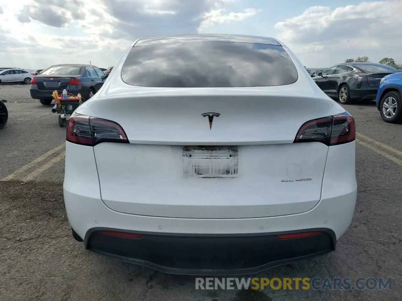 6 Photograph of a damaged car 7SAYGDEE1NF319221 TESLA MODEL Y 2022