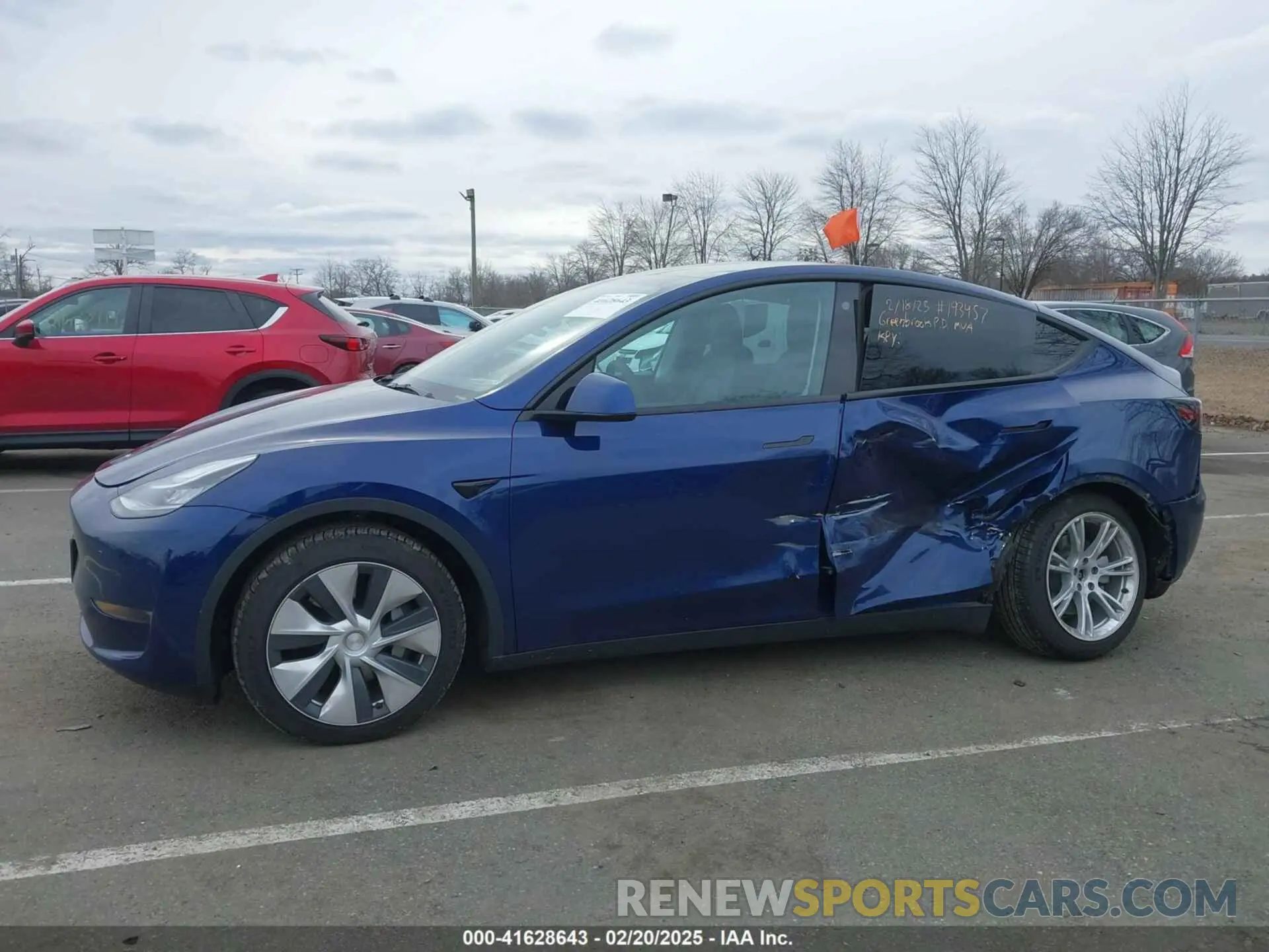 14 Photograph of a damaged car 7SAYGDEE1NF329909 TESLA MODEL Y 2022