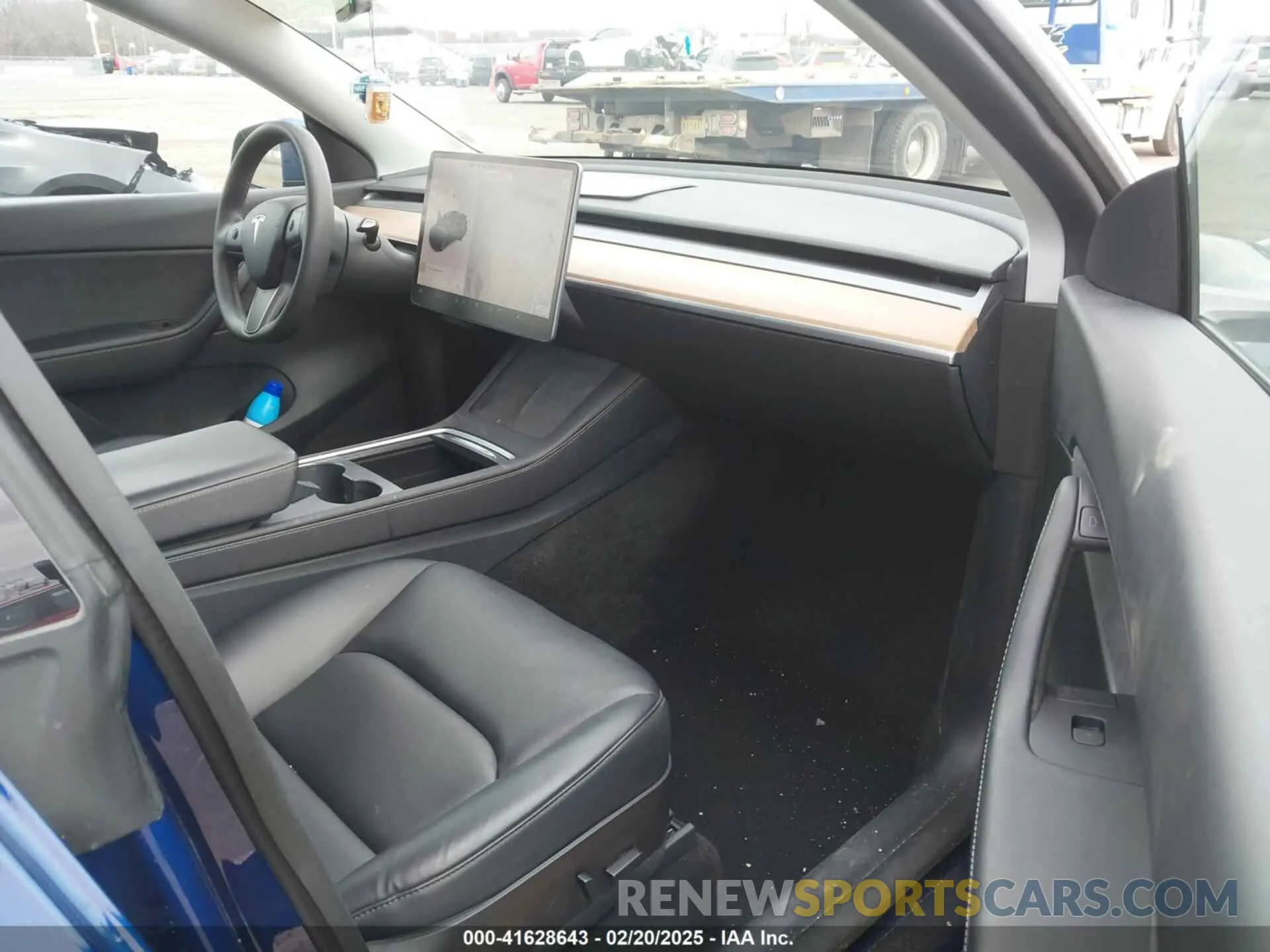 5 Photograph of a damaged car 7SAYGDEE1NF329909 TESLA MODEL Y 2022