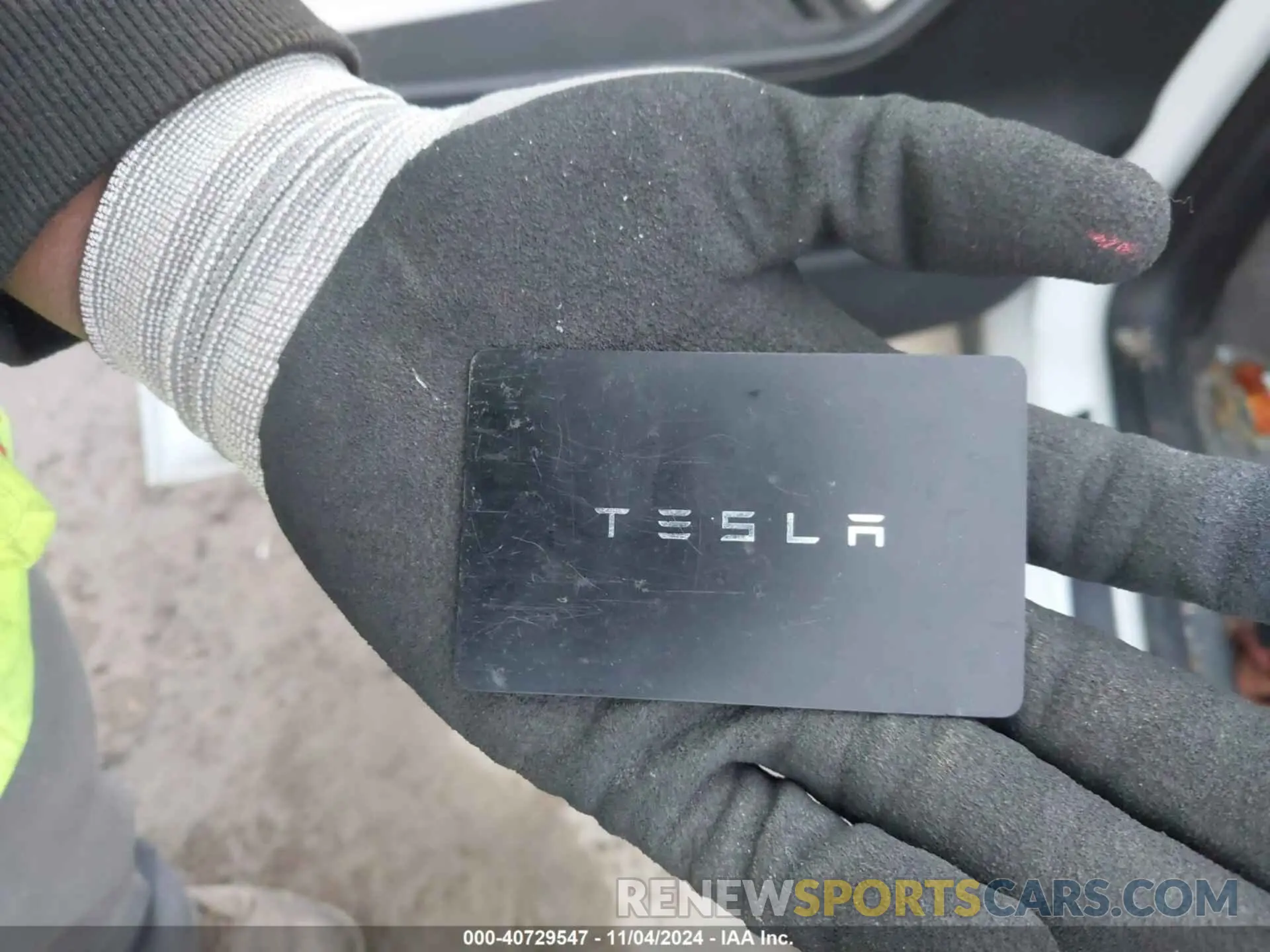 11 Photograph of a damaged car 7SAYGDEE1NF337878 TESLA MODEL Y 2022