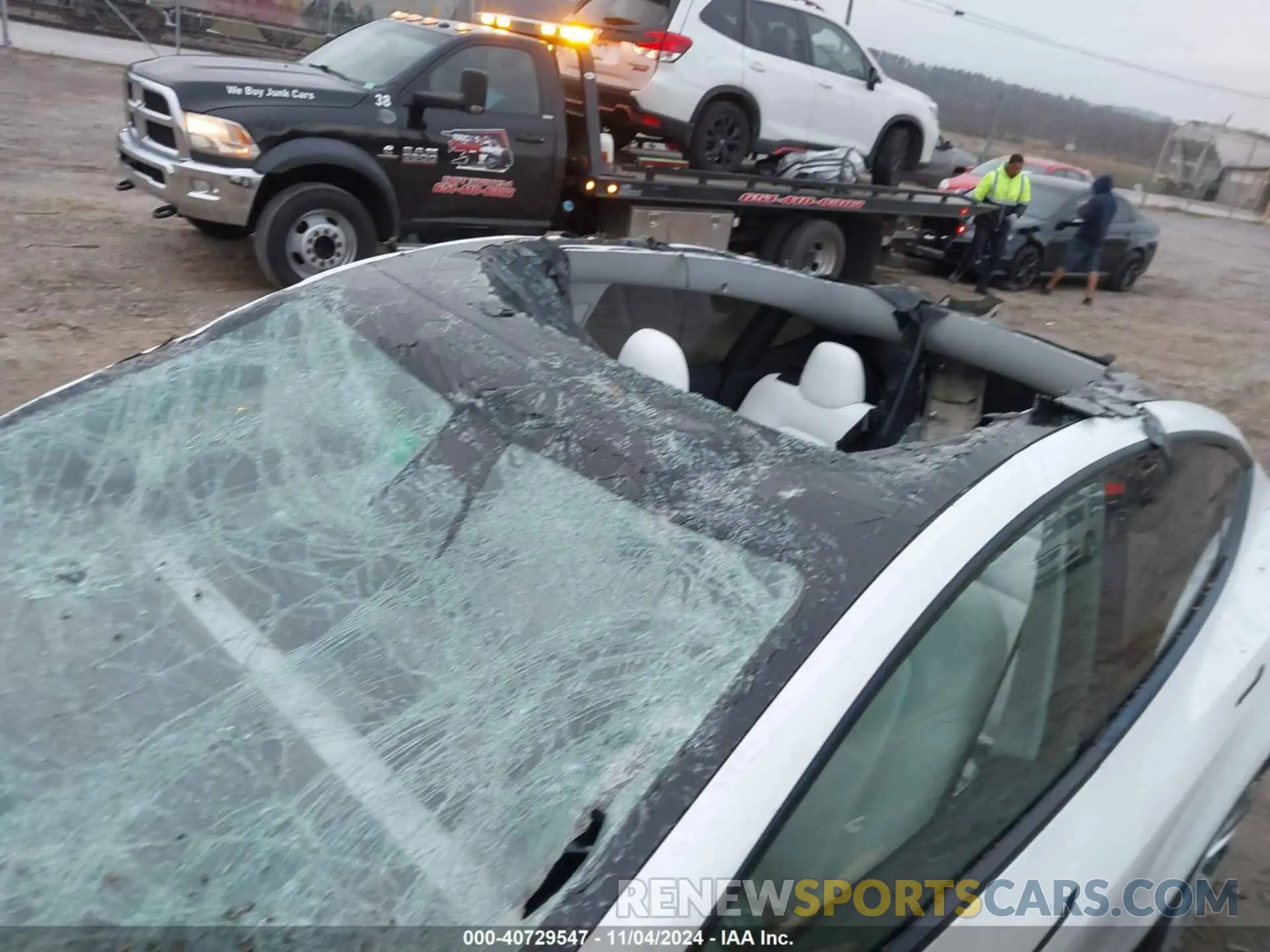 19 Photograph of a damaged car 7SAYGDEE1NF337878 TESLA MODEL Y 2022