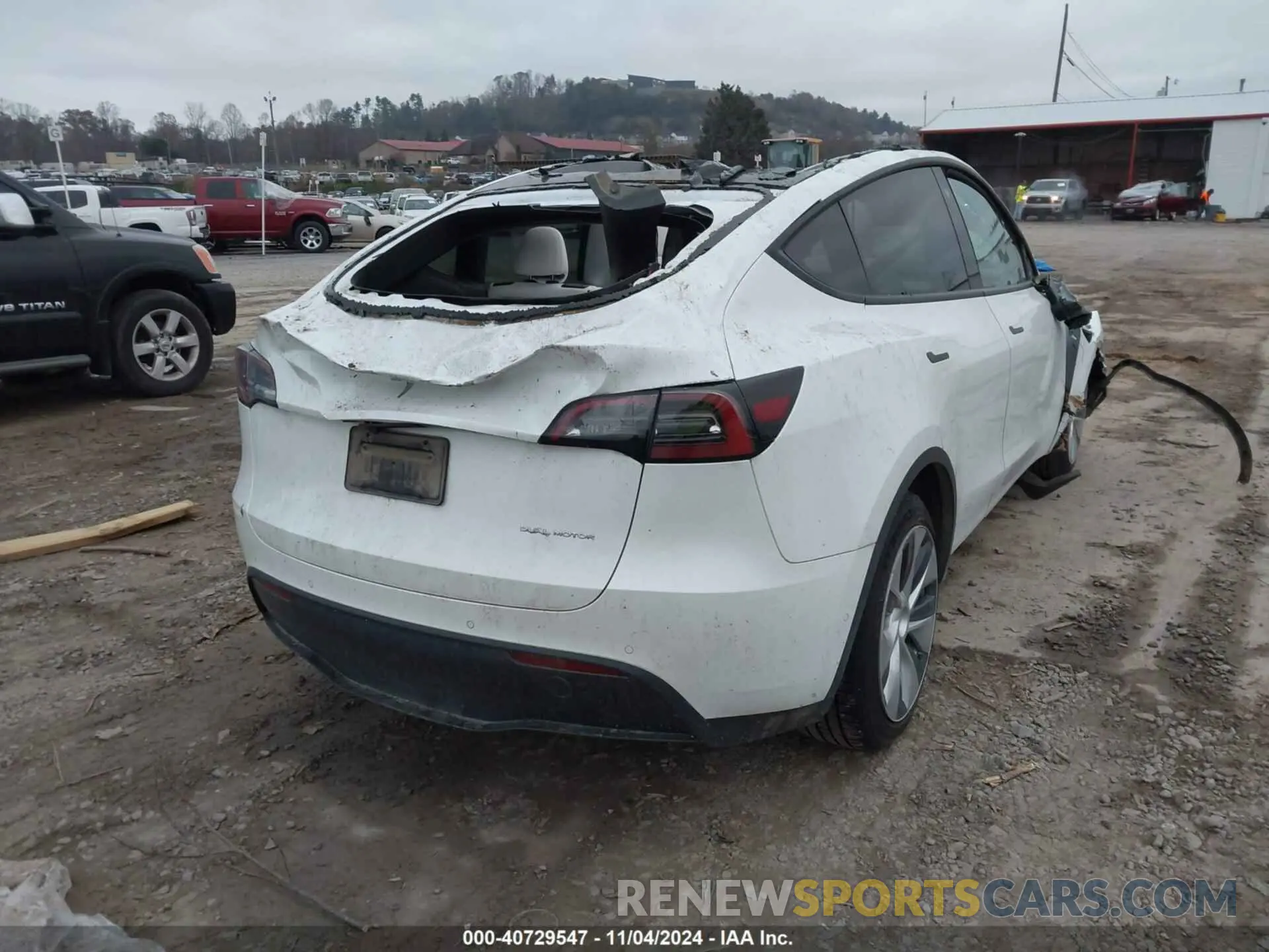 4 Photograph of a damaged car 7SAYGDEE1NF337878 TESLA MODEL Y 2022