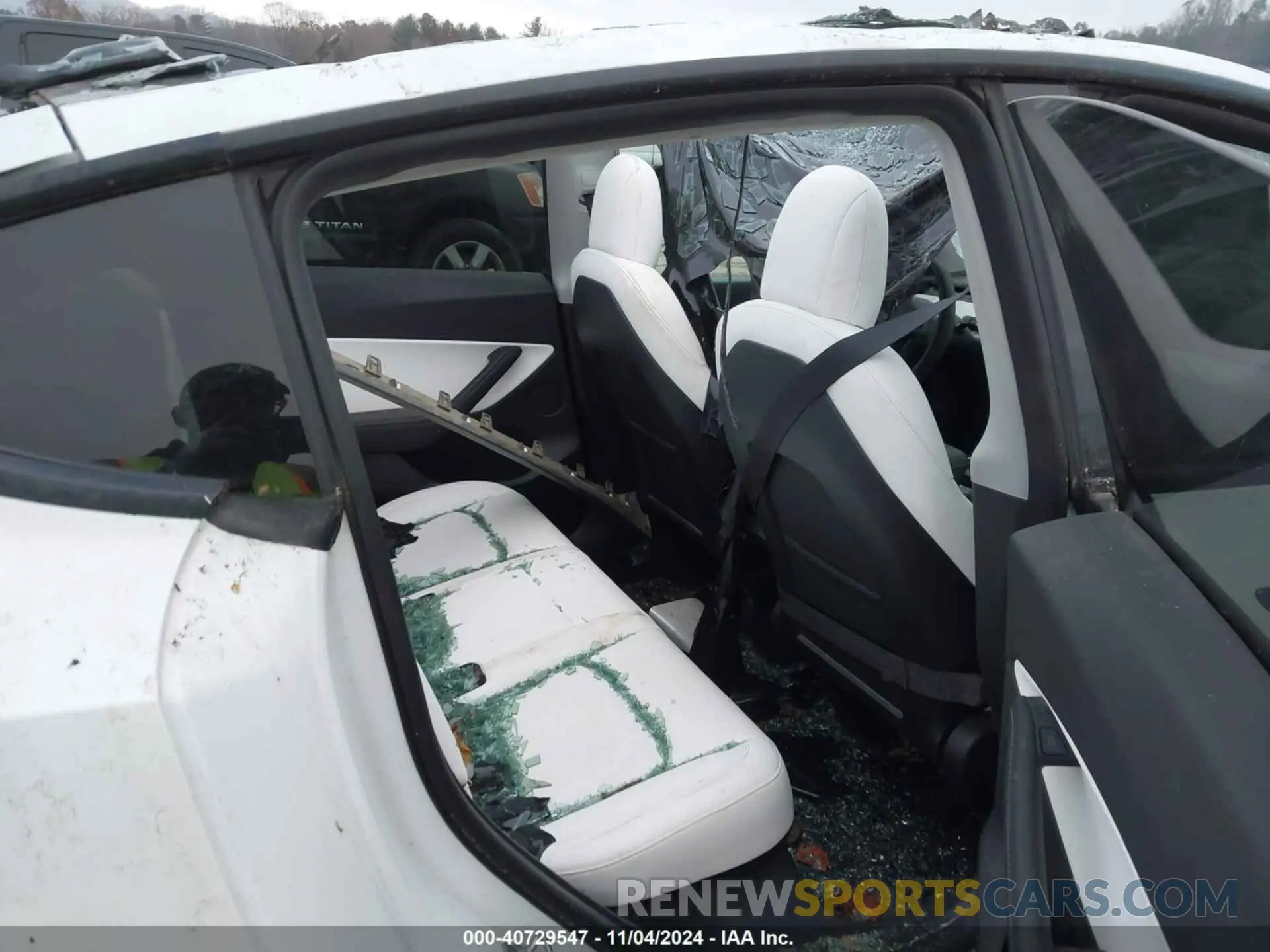 8 Photograph of a damaged car 7SAYGDEE1NF337878 TESLA MODEL Y 2022