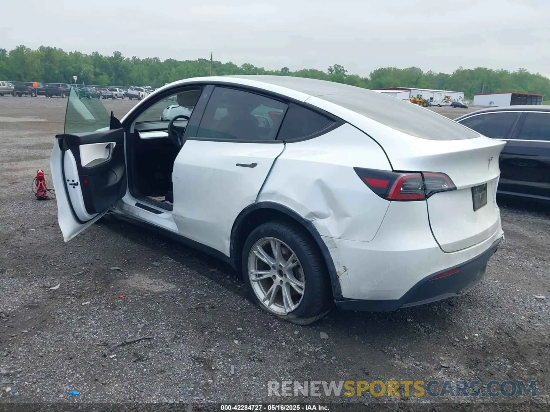 3 Photograph of a damaged car 7SAYGDEE1NF354678 TESLA MODEL Y 2022