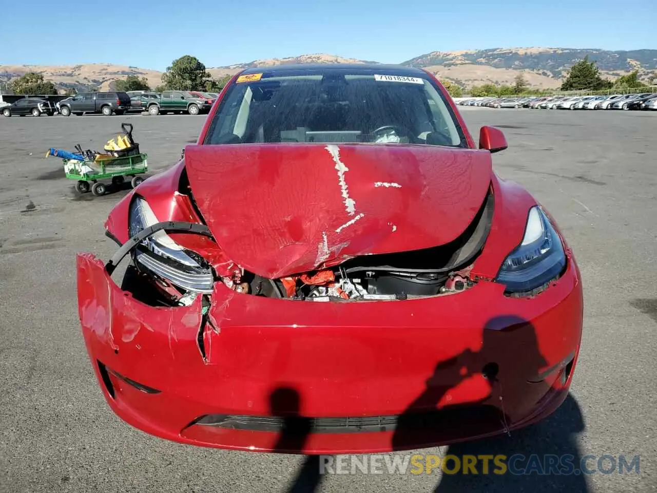 5 Photograph of a damaged car 7SAYGDEE1NF356222 TESLA MODEL Y 2022
