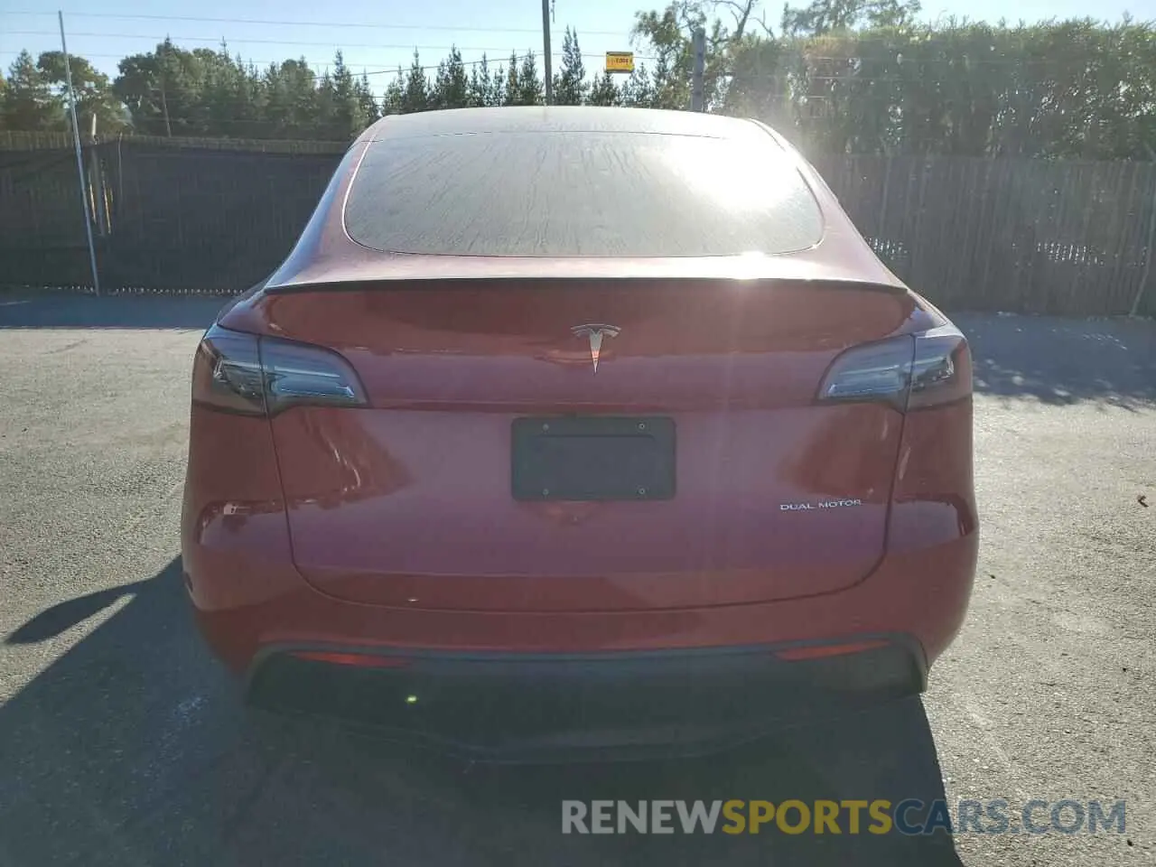 6 Photograph of a damaged car 7SAYGDEE1NF356222 TESLA MODEL Y 2022