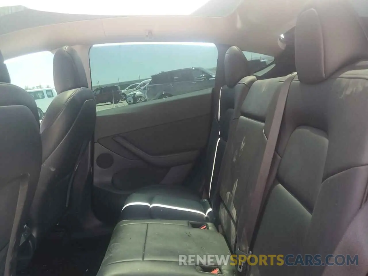 10 Photograph of a damaged car 7SAYGDEE1NF360058 TESLA MODEL Y 2022