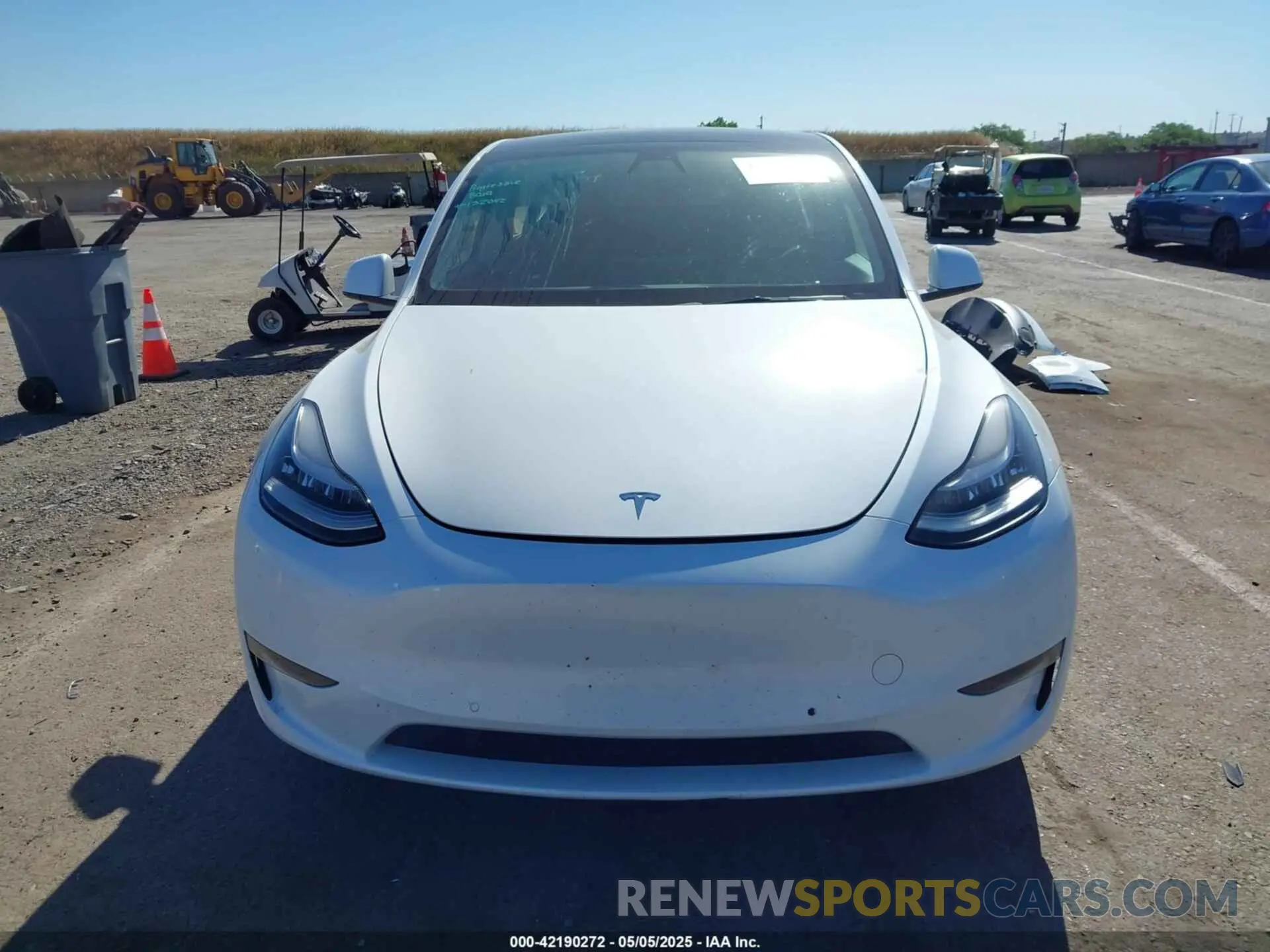 12 Photograph of a damaged car 7SAYGDEE1NF364241 TESLA MODEL Y 2022