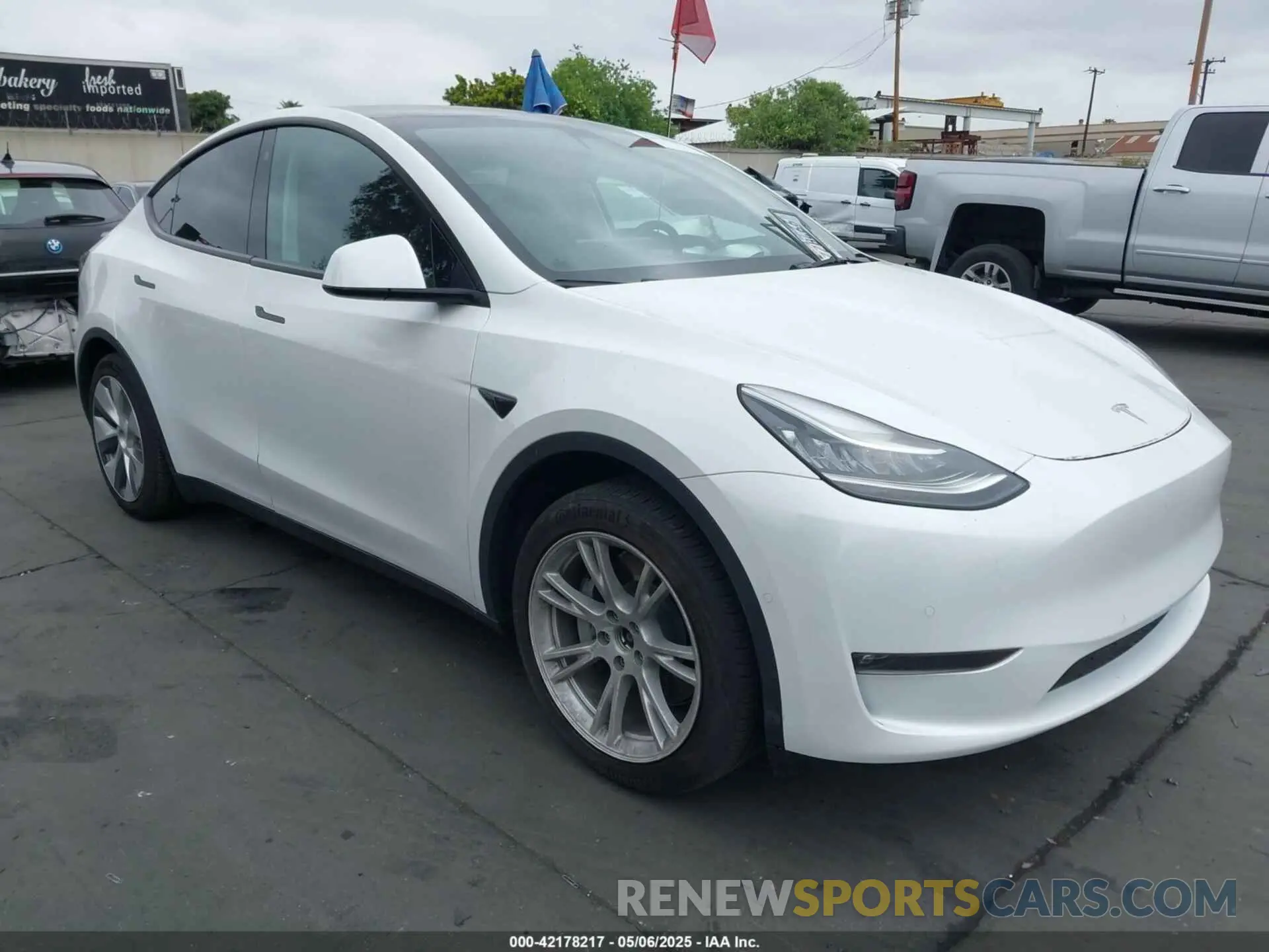 1 Photograph of a damaged car 7SAYGDEE1NF368676 TESLA MODEL Y 2022