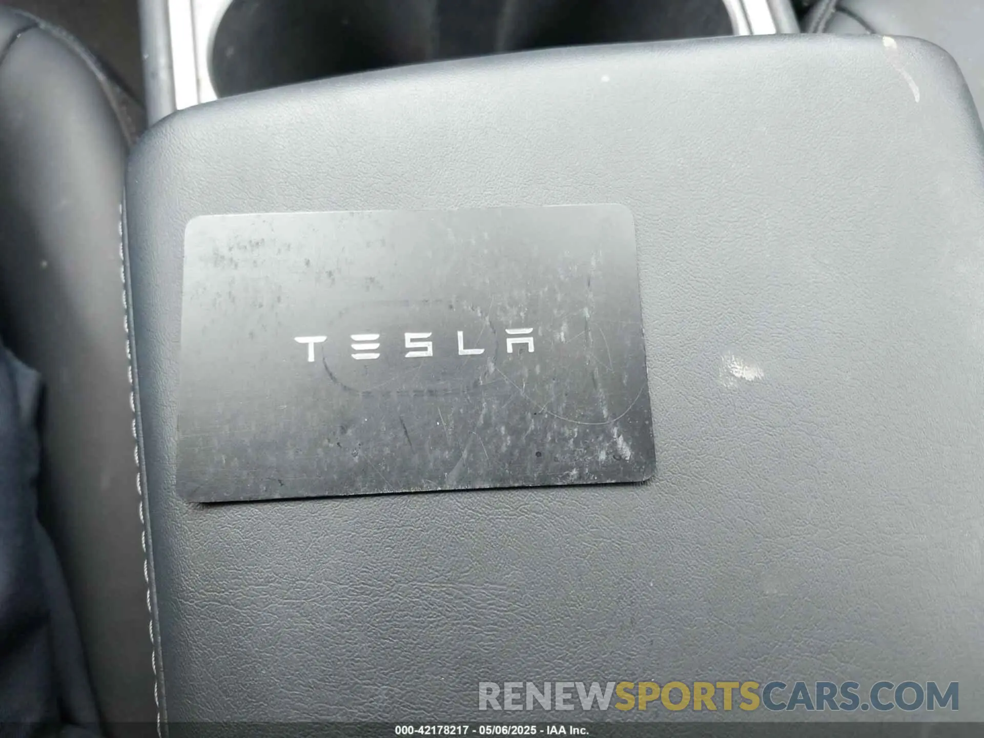 11 Photograph of a damaged car 7SAYGDEE1NF368676 TESLA MODEL Y 2022