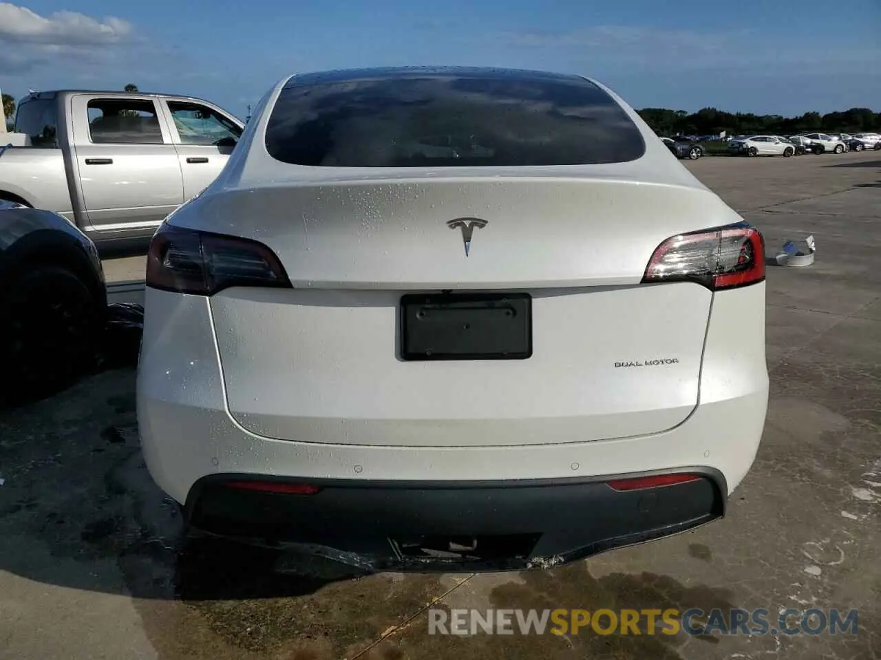 6 Photograph of a damaged car 7SAYGDEE1NF368922 TESLA MODEL Y 2022