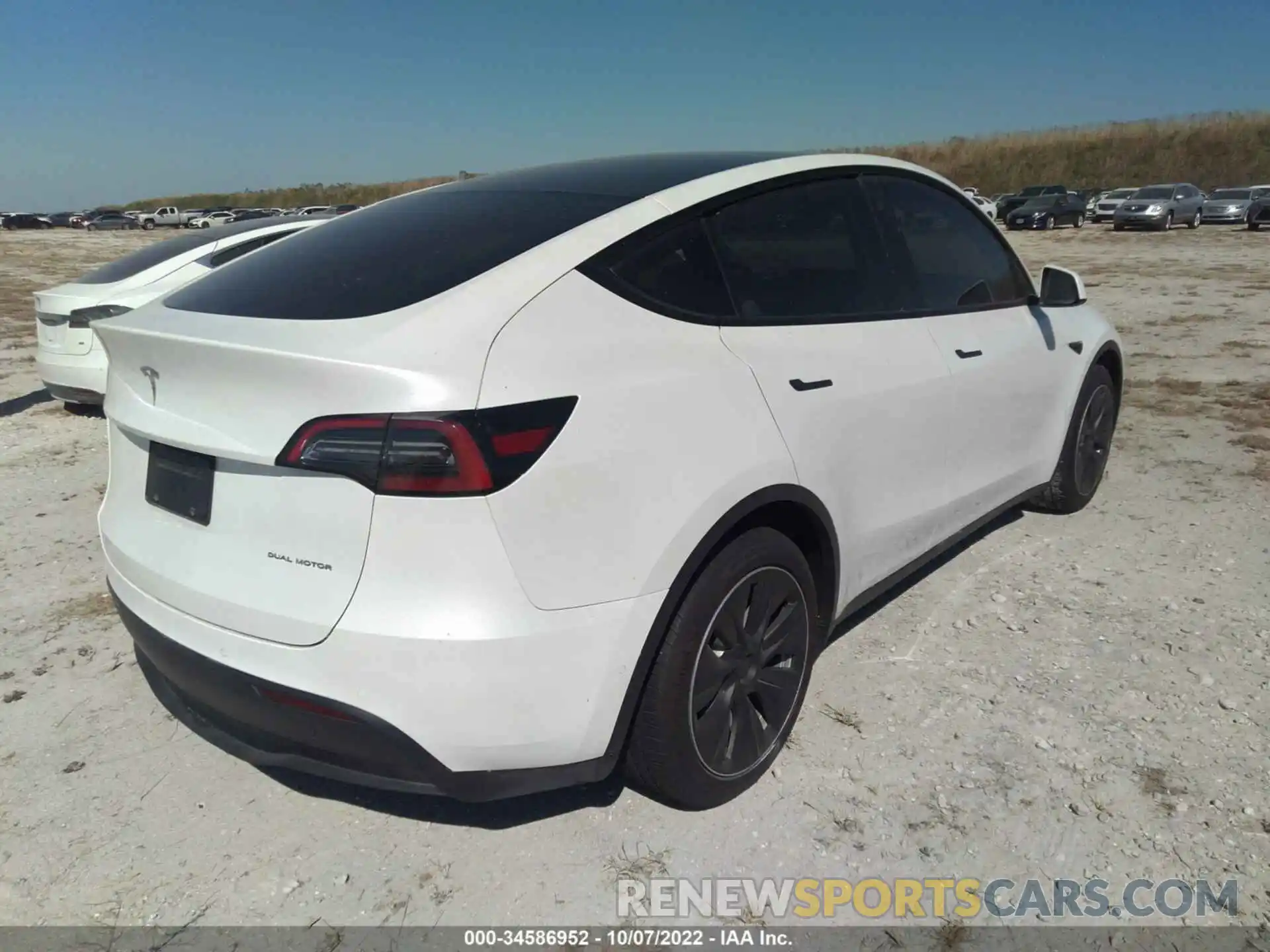 4 Photograph of a damaged car 7SAYGDEE1NF374090 TESLA MODEL Y 2022