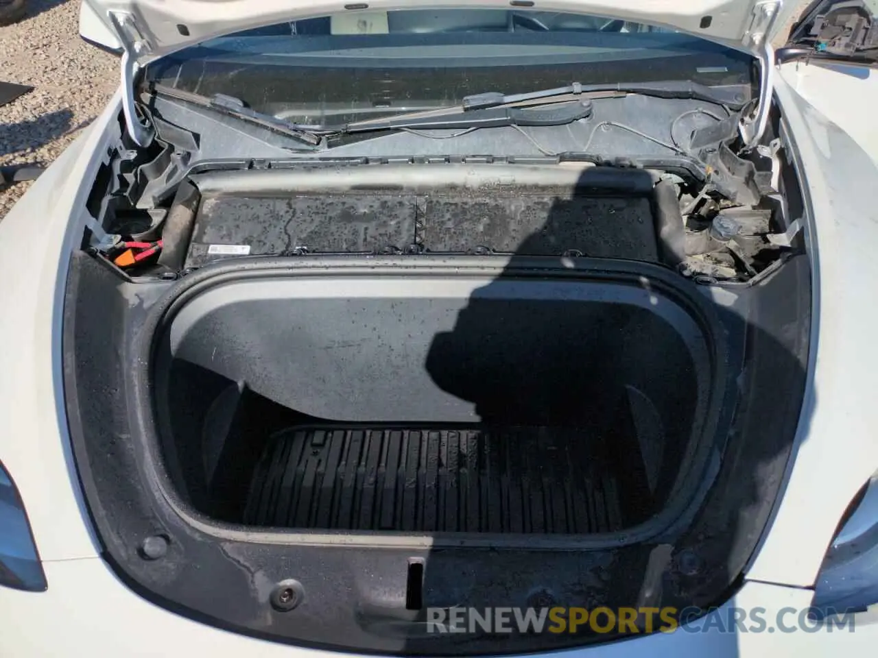 11 Photograph of a damaged car 7SAYGDEE1NF378026 TESLA MODEL Y 2022
