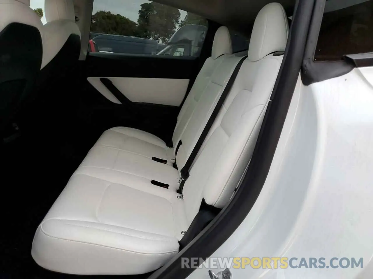 10 Photograph of a damaged car 7SAYGDEE1NF383386 TESLA MODEL Y 2022