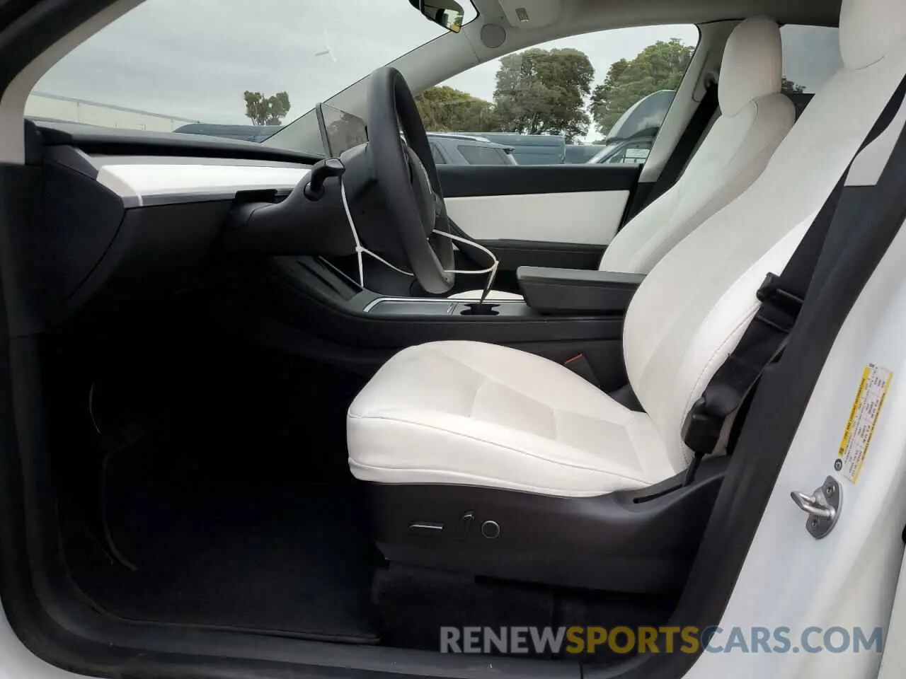 7 Photograph of a damaged car 7SAYGDEE1NF383386 TESLA MODEL Y 2022