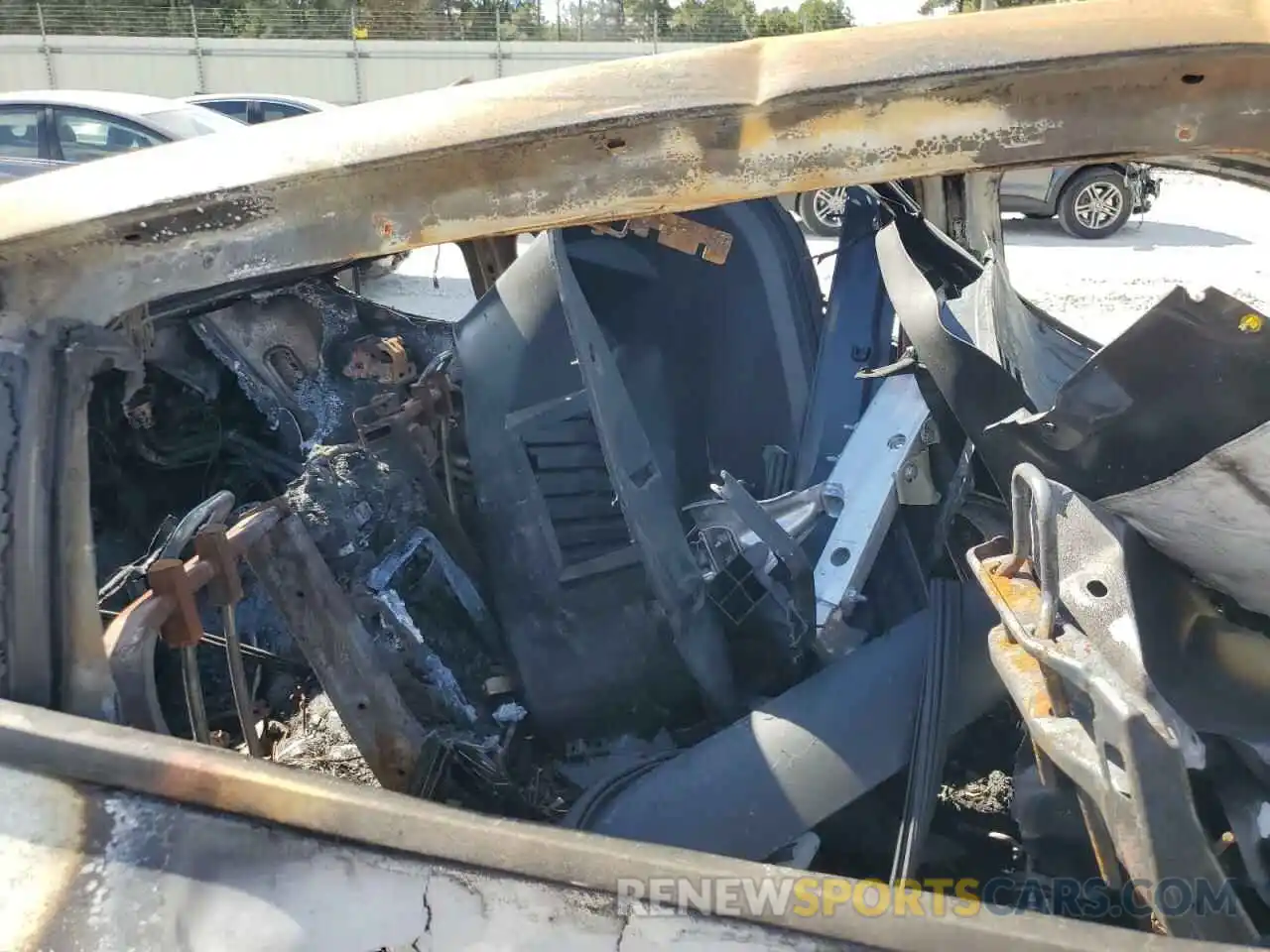 6 Photograph of a damaged car 7SAYGDEE1NF385798 TESLA MODEL Y 2022