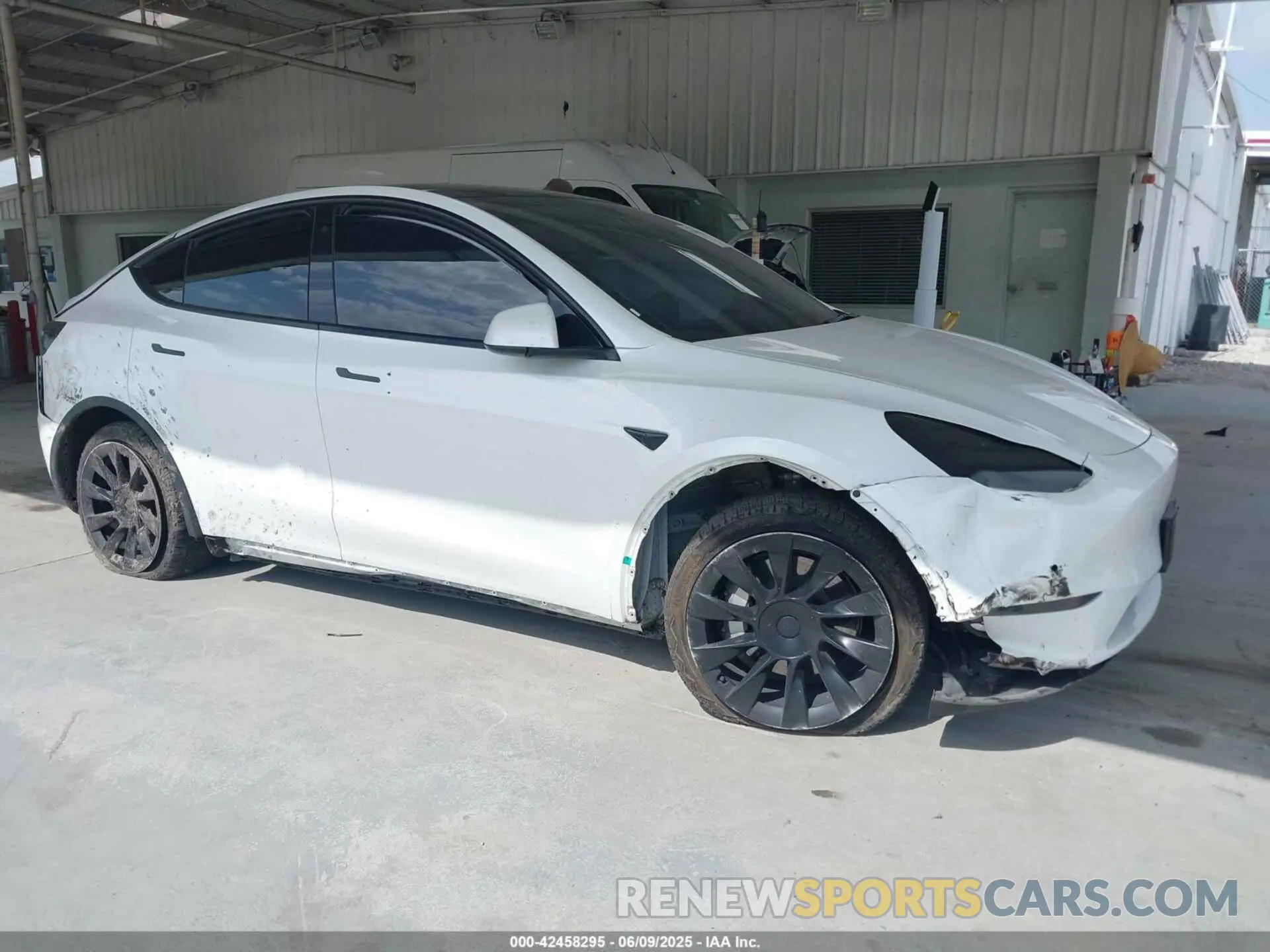 1 Photograph of a damaged car 7SAYGDEE1NF385915 TESLA MODEL Y 2022