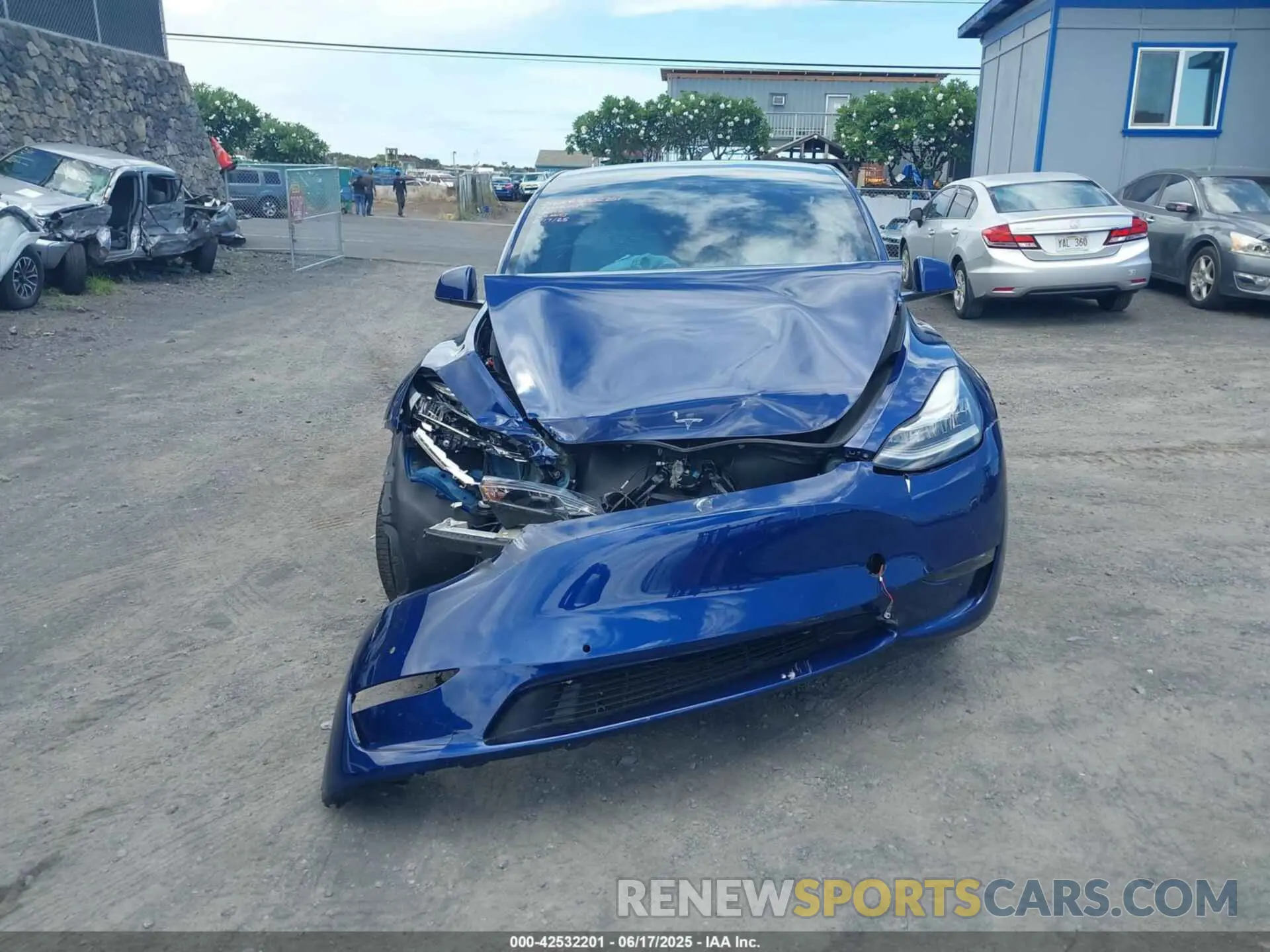 6 Photograph of a damaged car 7SAYGDEE1NF419321 TESLA MODEL Y 2022