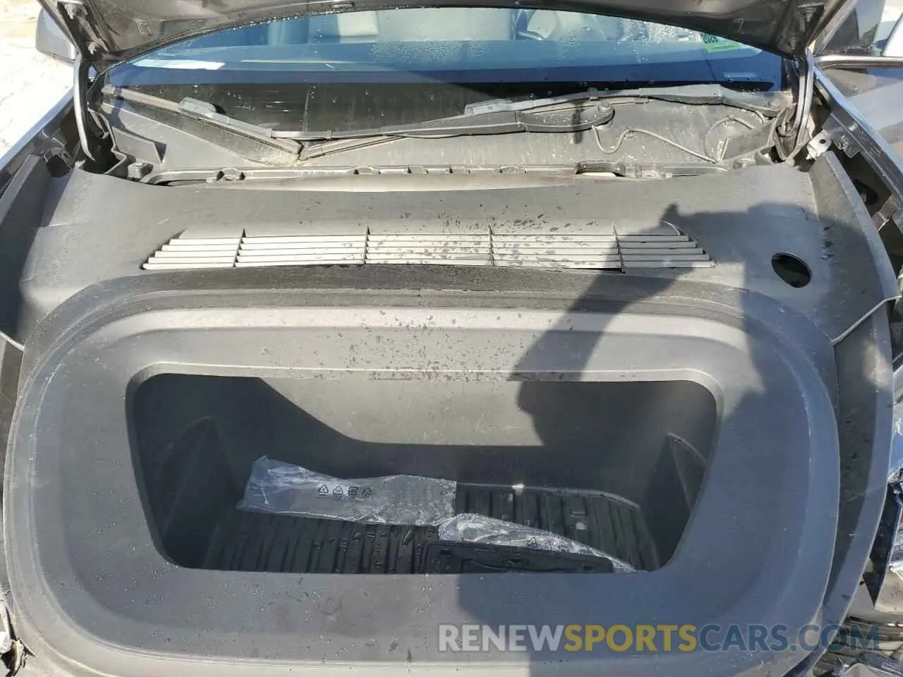 11 Photograph of a damaged car 7SAYGDEE1NF430383 TESLA MODEL Y 2022