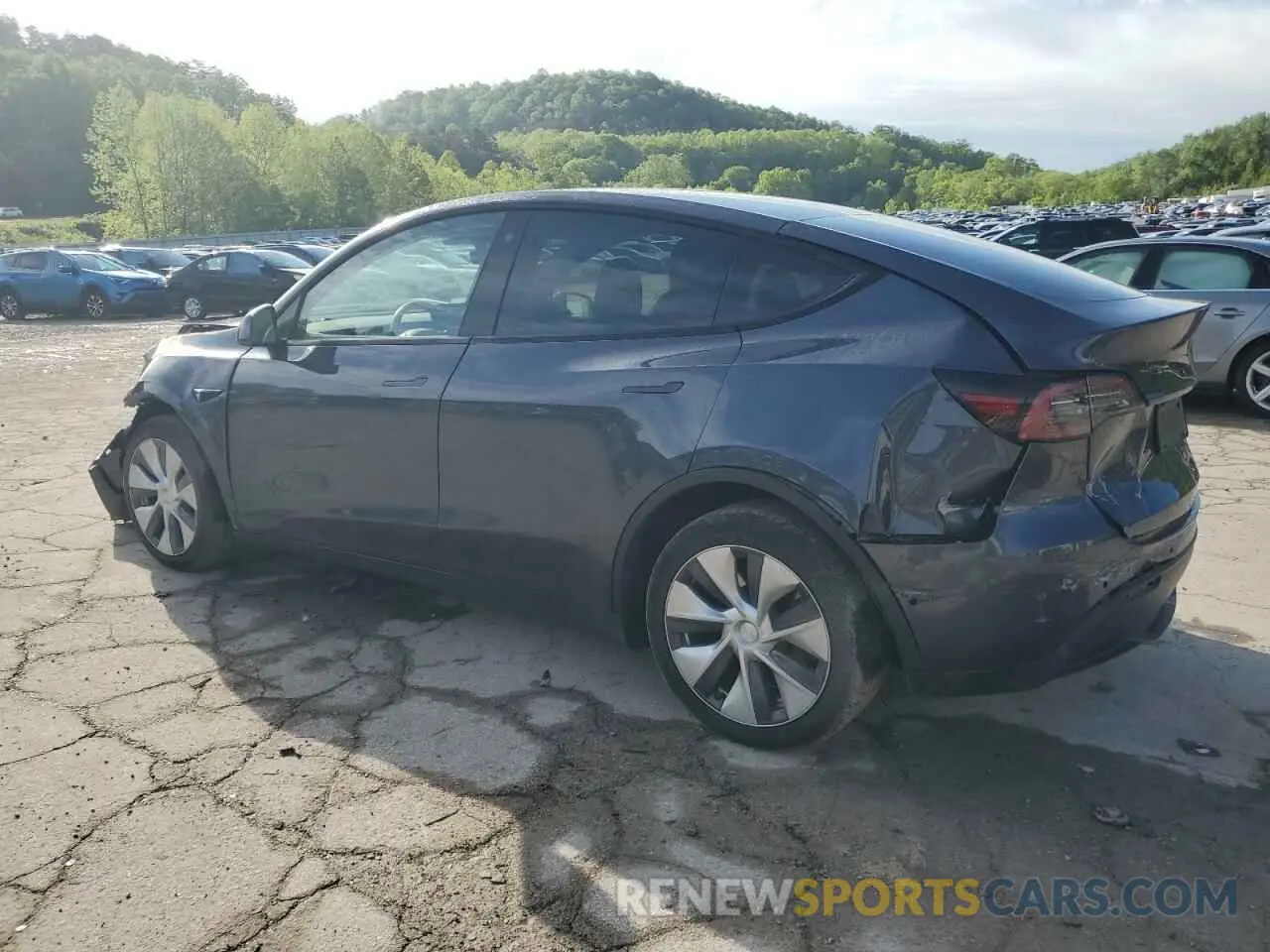 2 Photograph of a damaged car 7SAYGDEE1NF430383 TESLA MODEL Y 2022