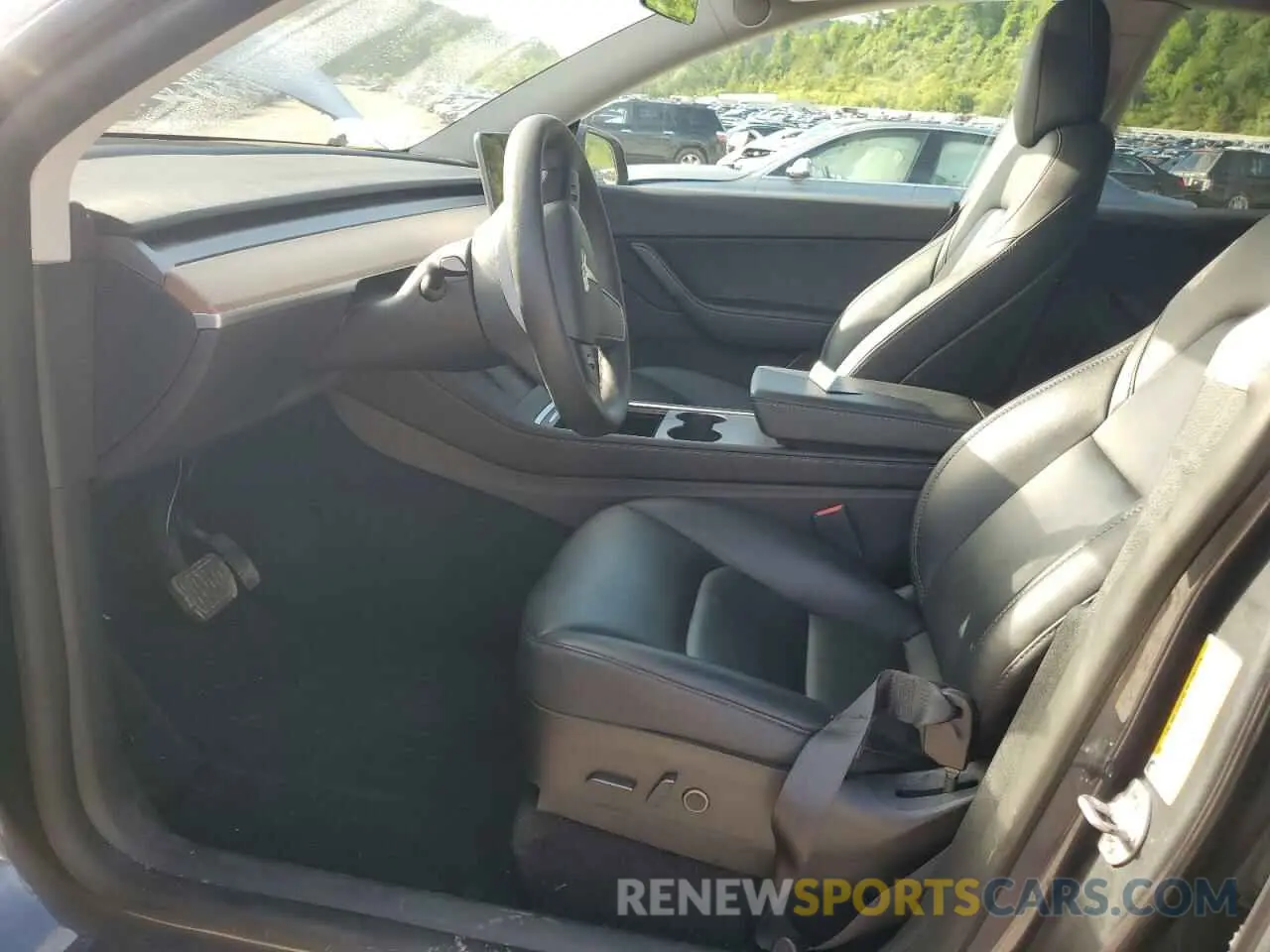 7 Photograph of a damaged car 7SAYGDEE1NF430383 TESLA MODEL Y 2022