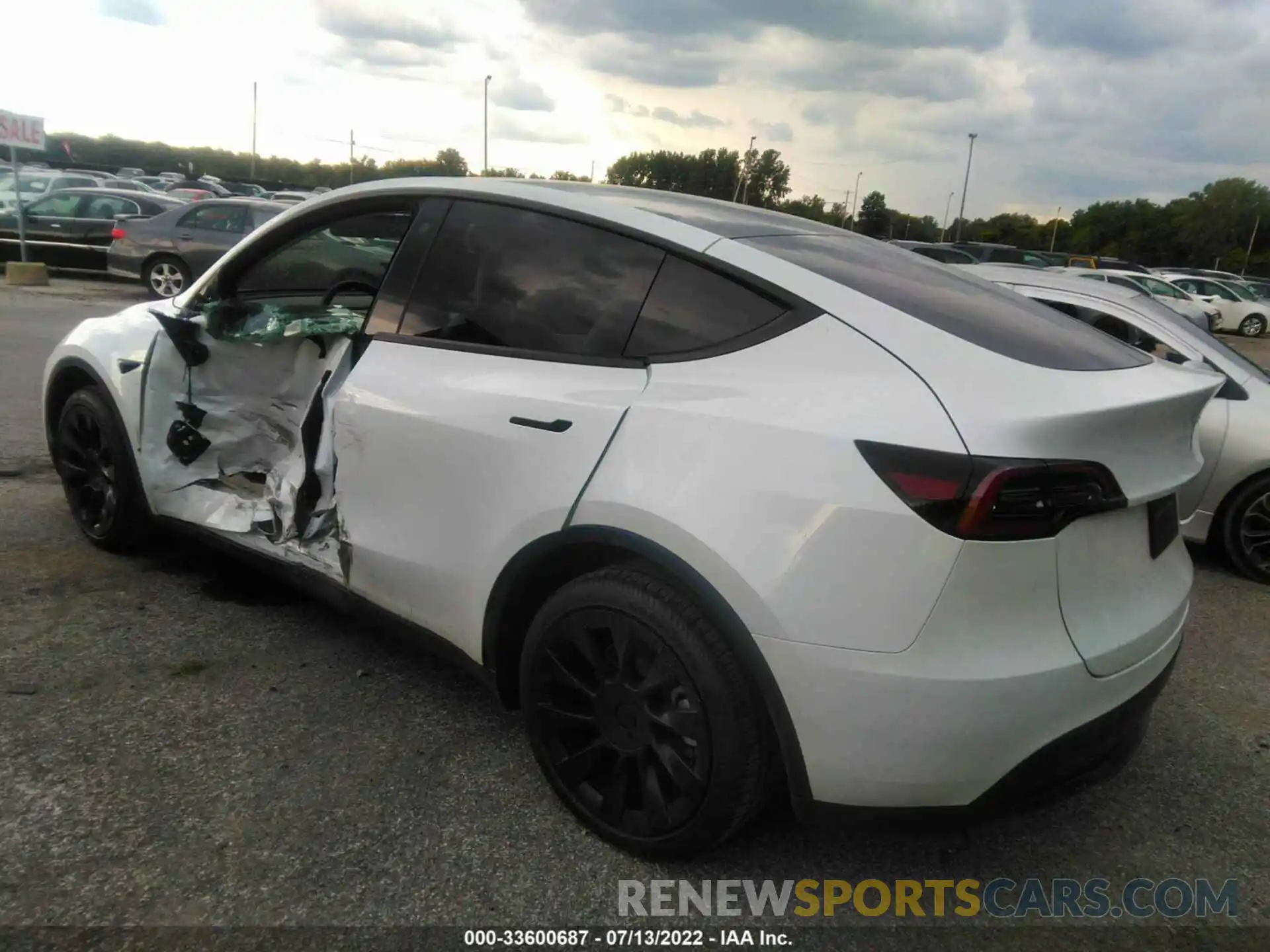 3 Photograph of a damaged car 7SAYGDEE1NF431100 TESLA MODEL Y 2022