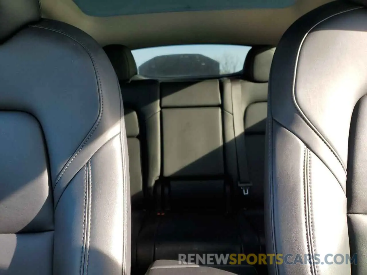 10 Photograph of a damaged car 7SAYGDEE1NF435518 TESLA MODEL Y 2022