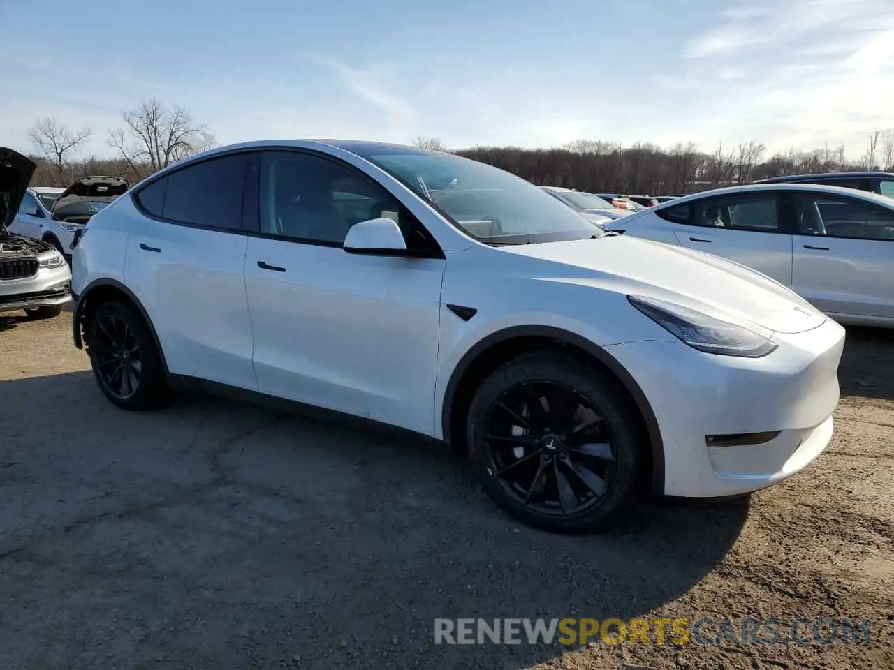 4 Photograph of a damaged car 7SAYGDEE1NF435518 TESLA MODEL Y 2022
