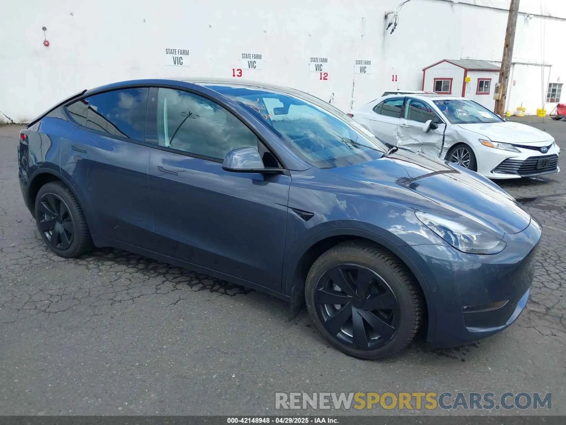 1 Photograph of a damaged car 7SAYGDEE1NF440153 TESLA MODEL Y 2022