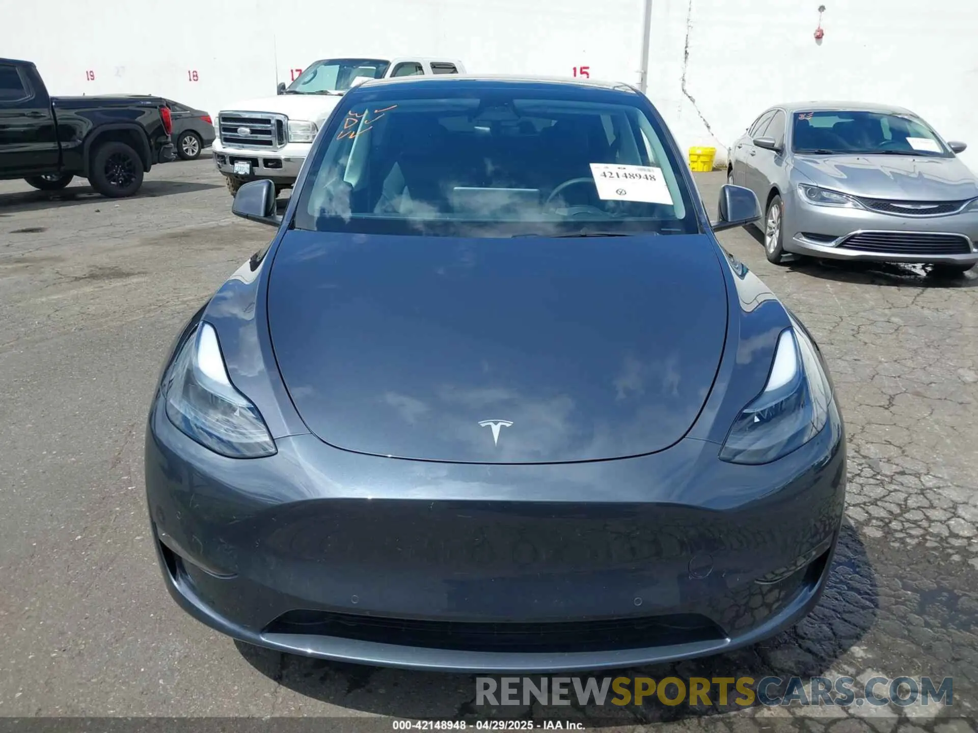 12 Photograph of a damaged car 7SAYGDEE1NF440153 TESLA MODEL Y 2022